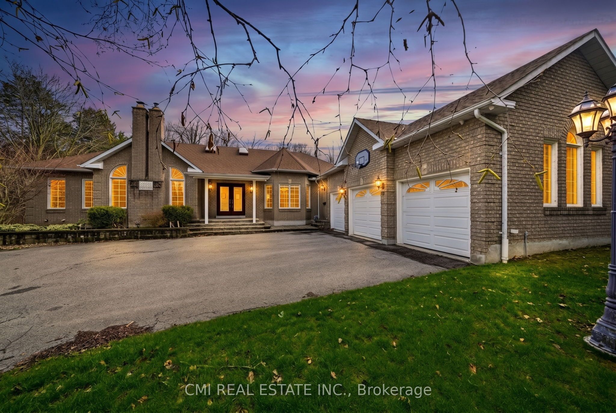 15 Treegrove Circle Property Photo 1