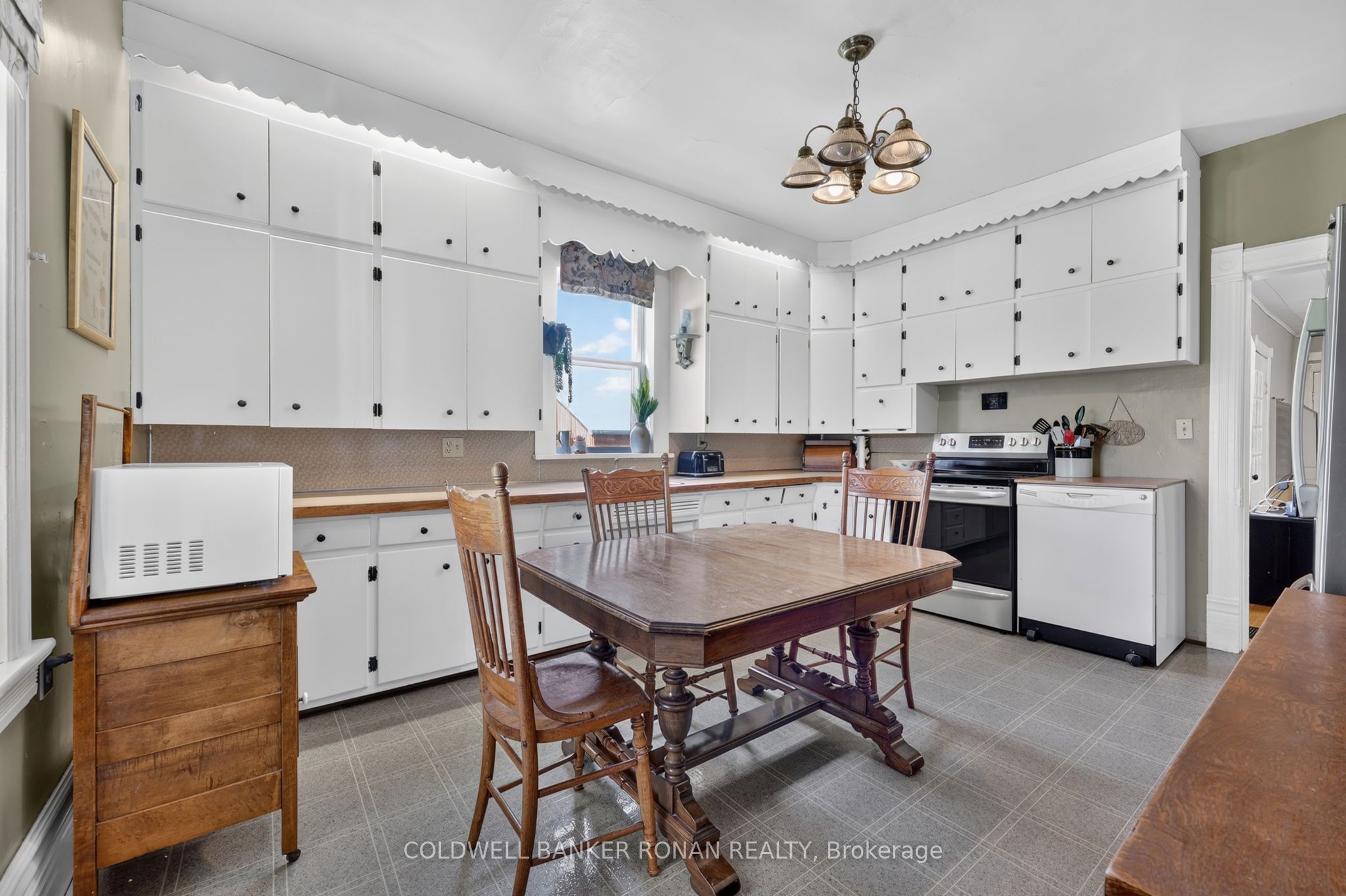 8562/8587 6th Line Property Photo 18