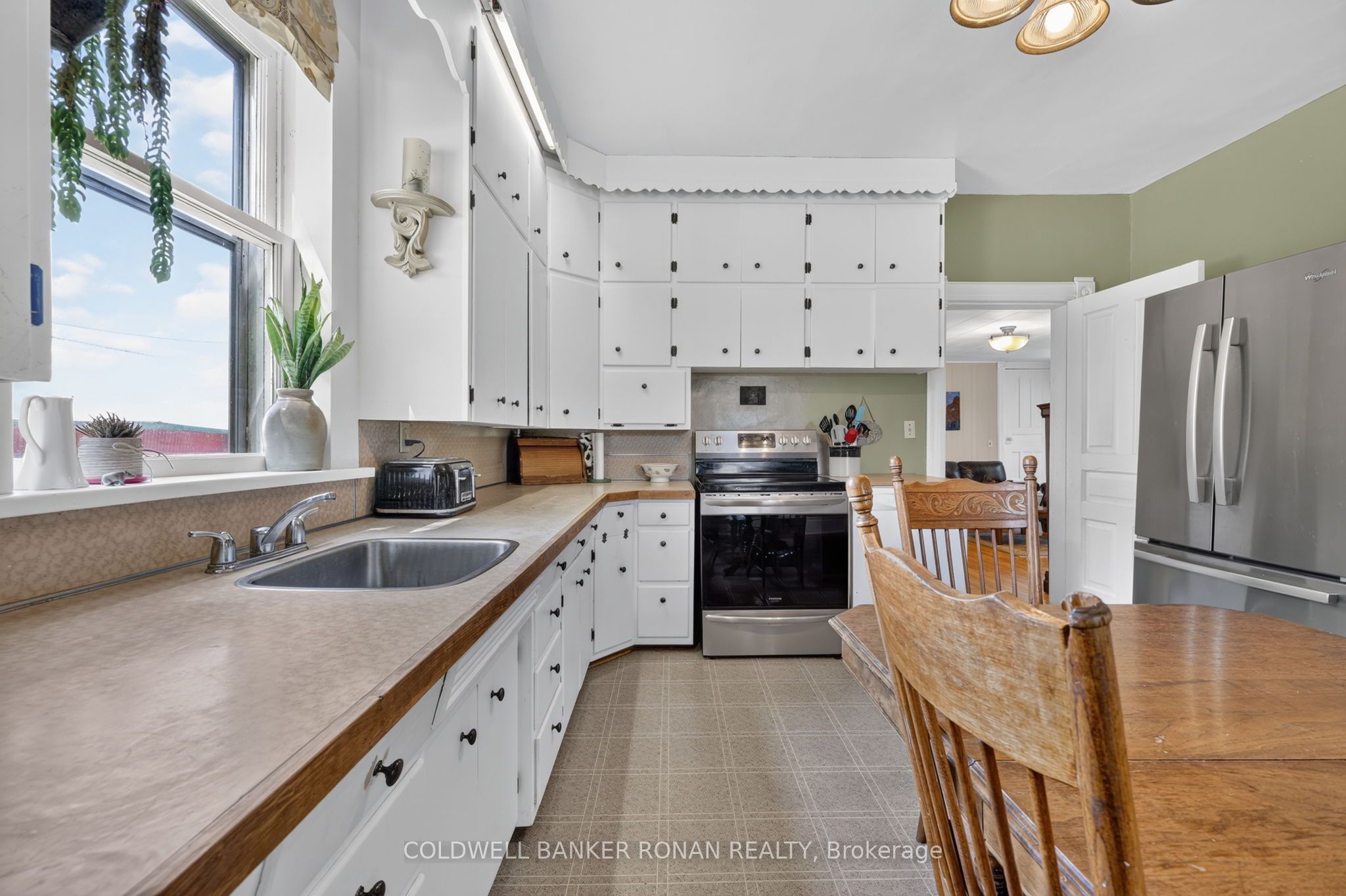 8562/8587 6th Line Property Photo 21