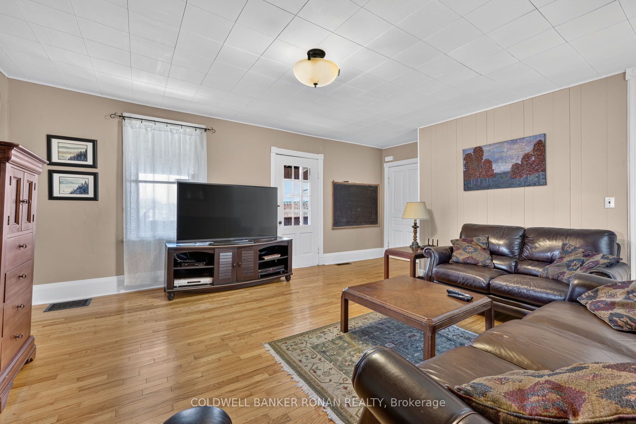 8562/8587 6th Line Property Photo 26