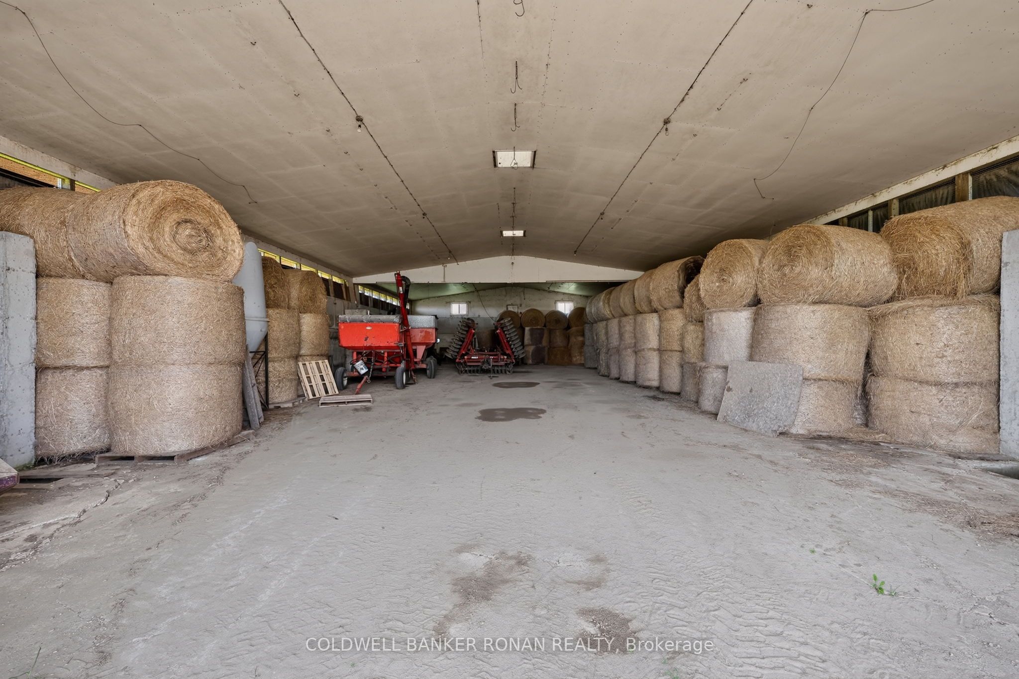 8562/8587 6th Line Property Photo 37