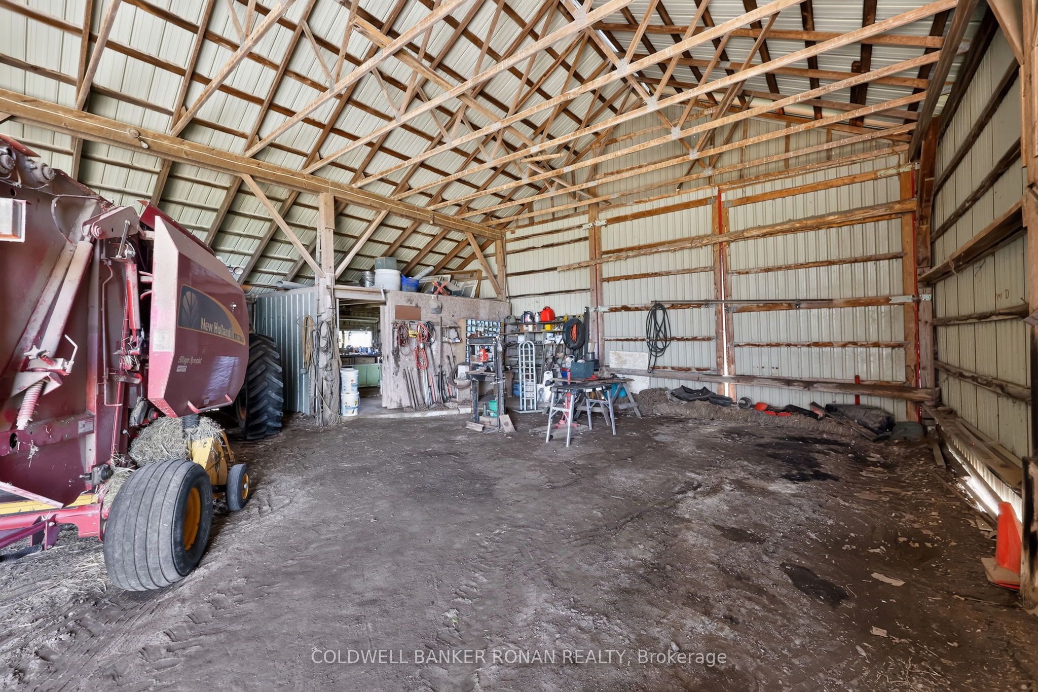 8562/8587 6th Line Property Photo 39