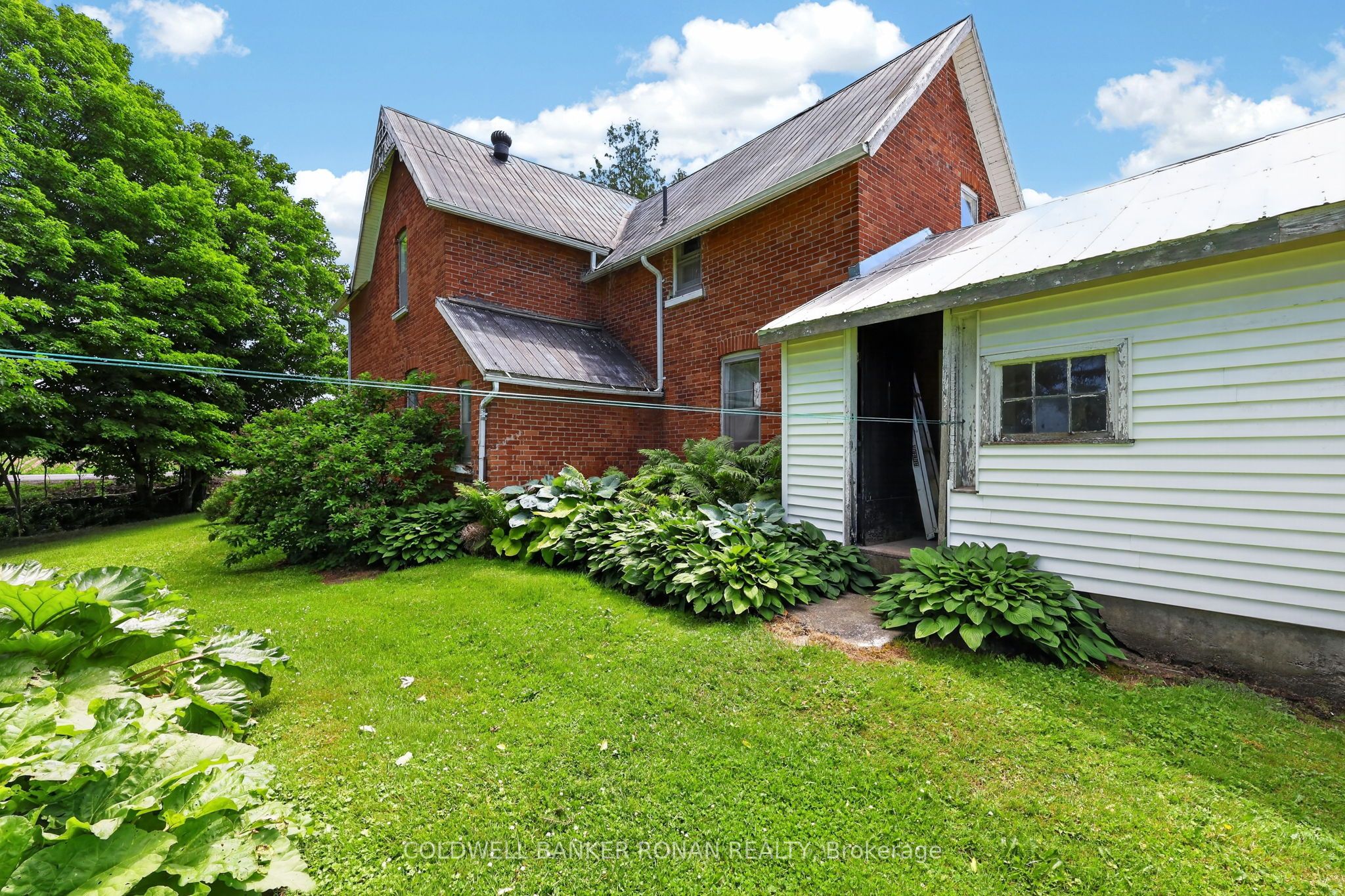 8562/8587 6th Line Property Photo 40