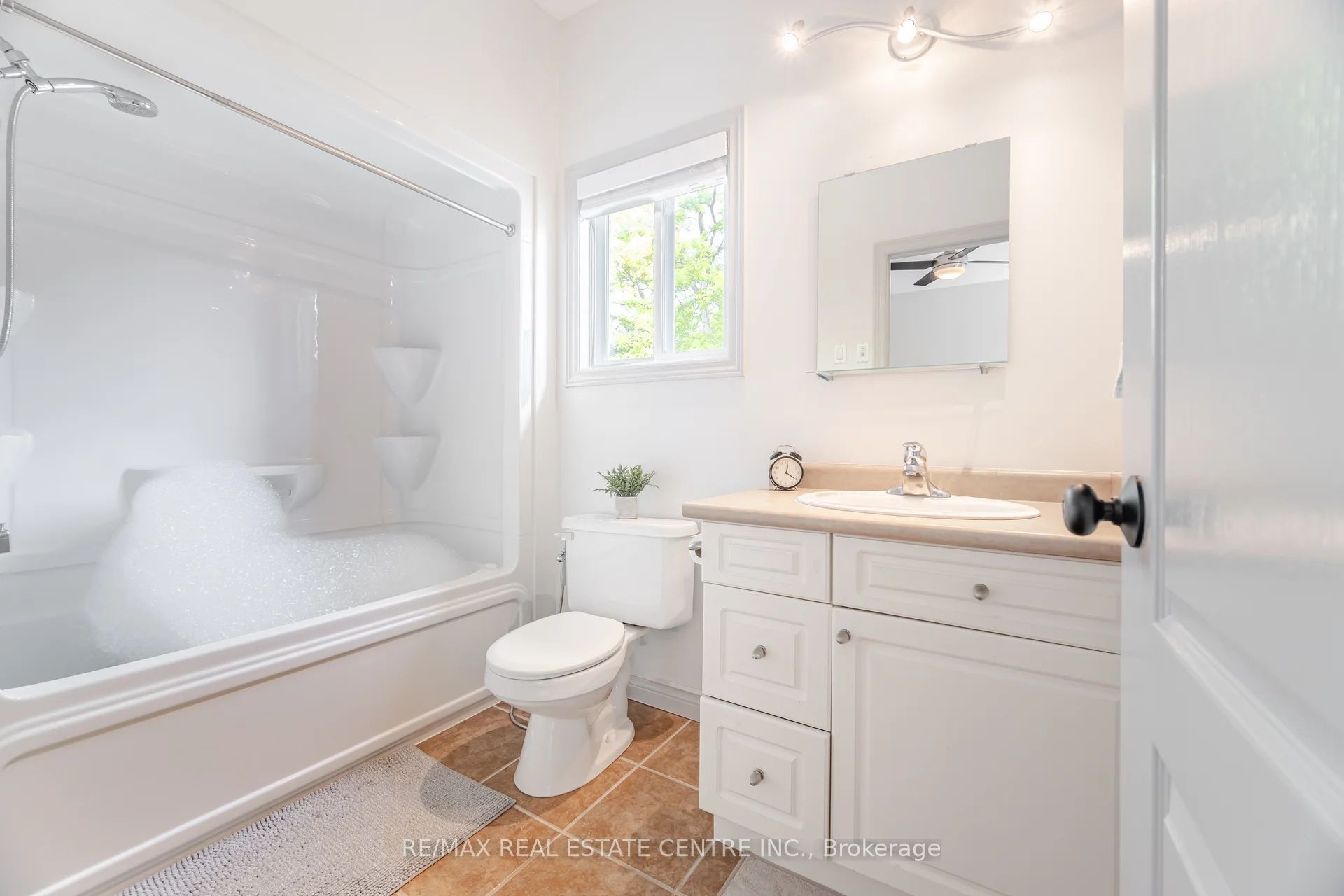 39 Stoneham Street Property Photo 19