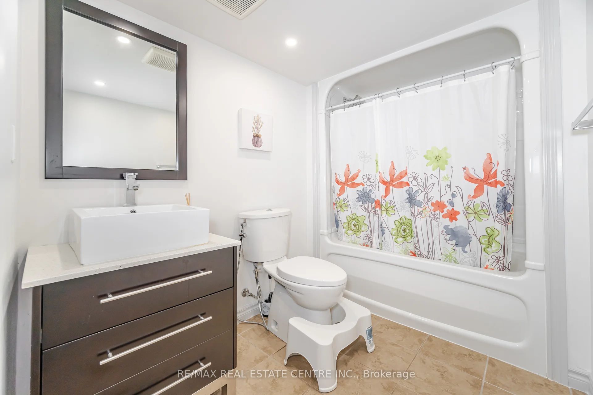 39 Stoneham Street Property Photo 37