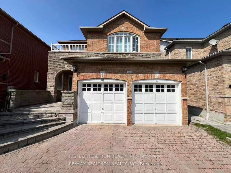 8 Queen Isabella Crescent Lower Property Photo 1