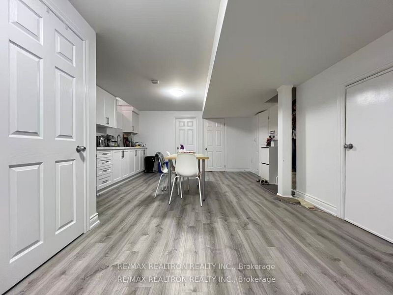 8 Queen Isabella Crescent Lower Property Photo 6