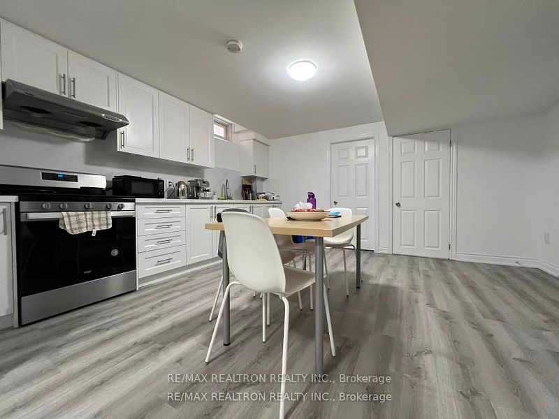 8 Queen Isabella Crescent Lower Property Photo 7