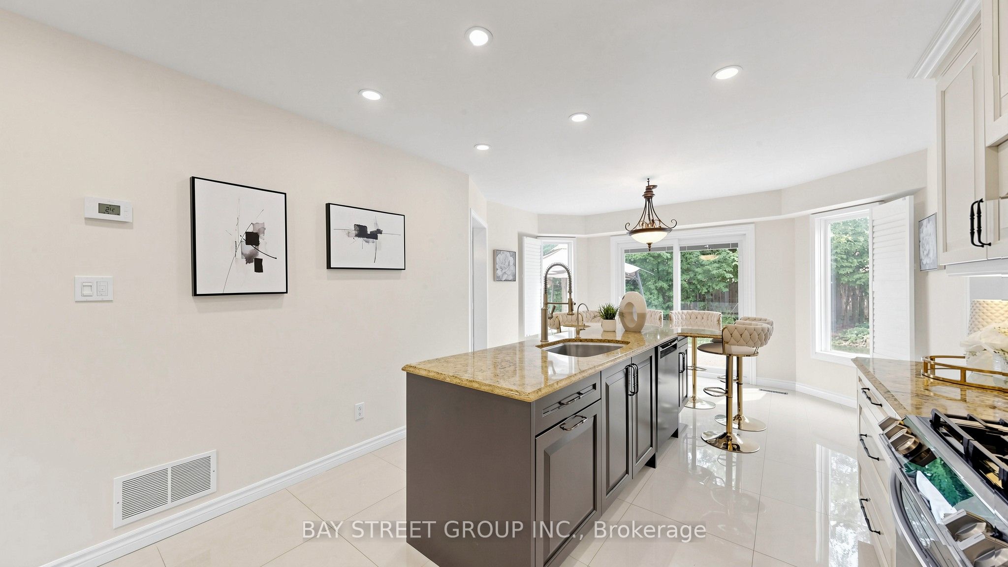 26 Kew Gardens Property Photo 9