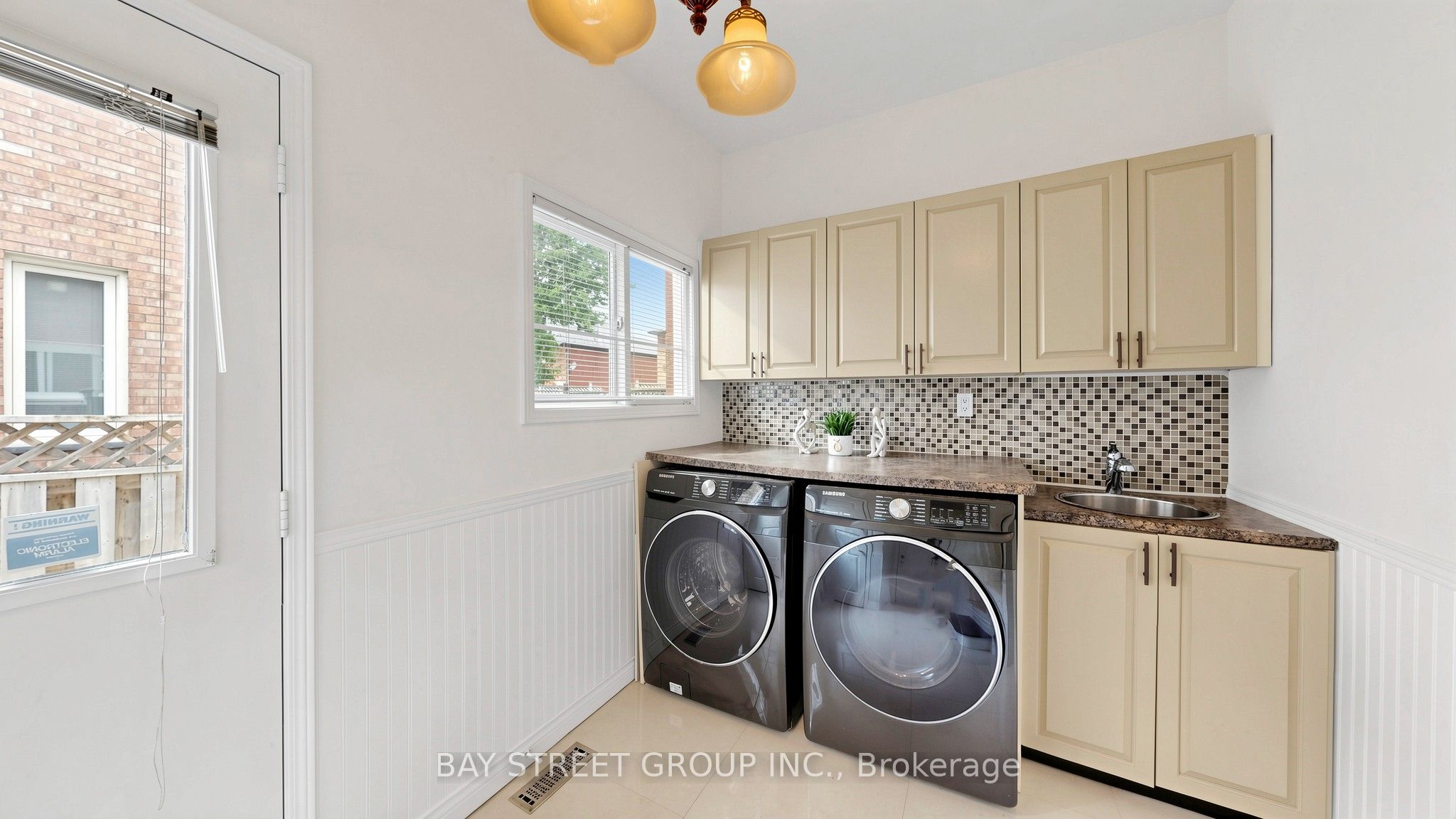 26 Kew Gardens Property Photo 14