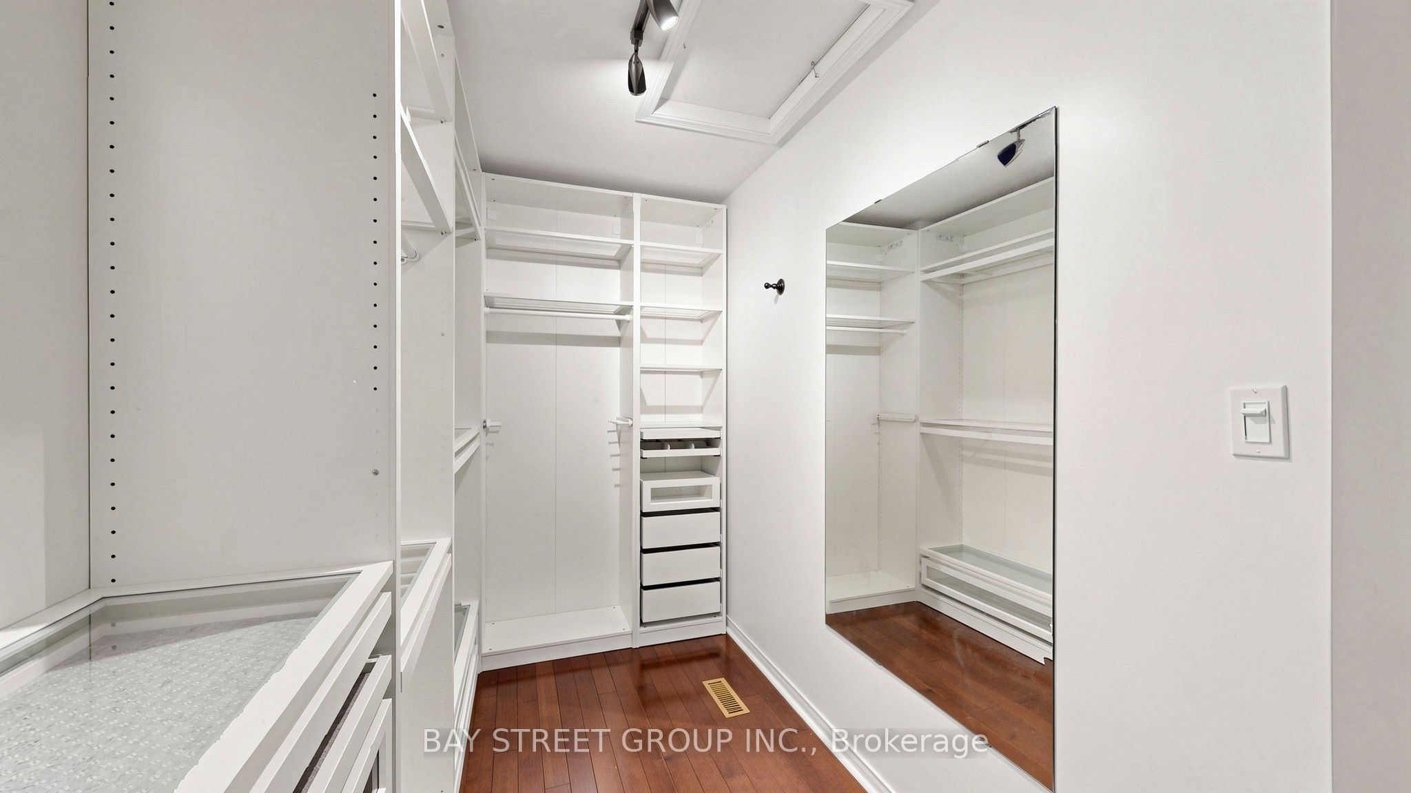 26 Kew Gardens Property Photo 22