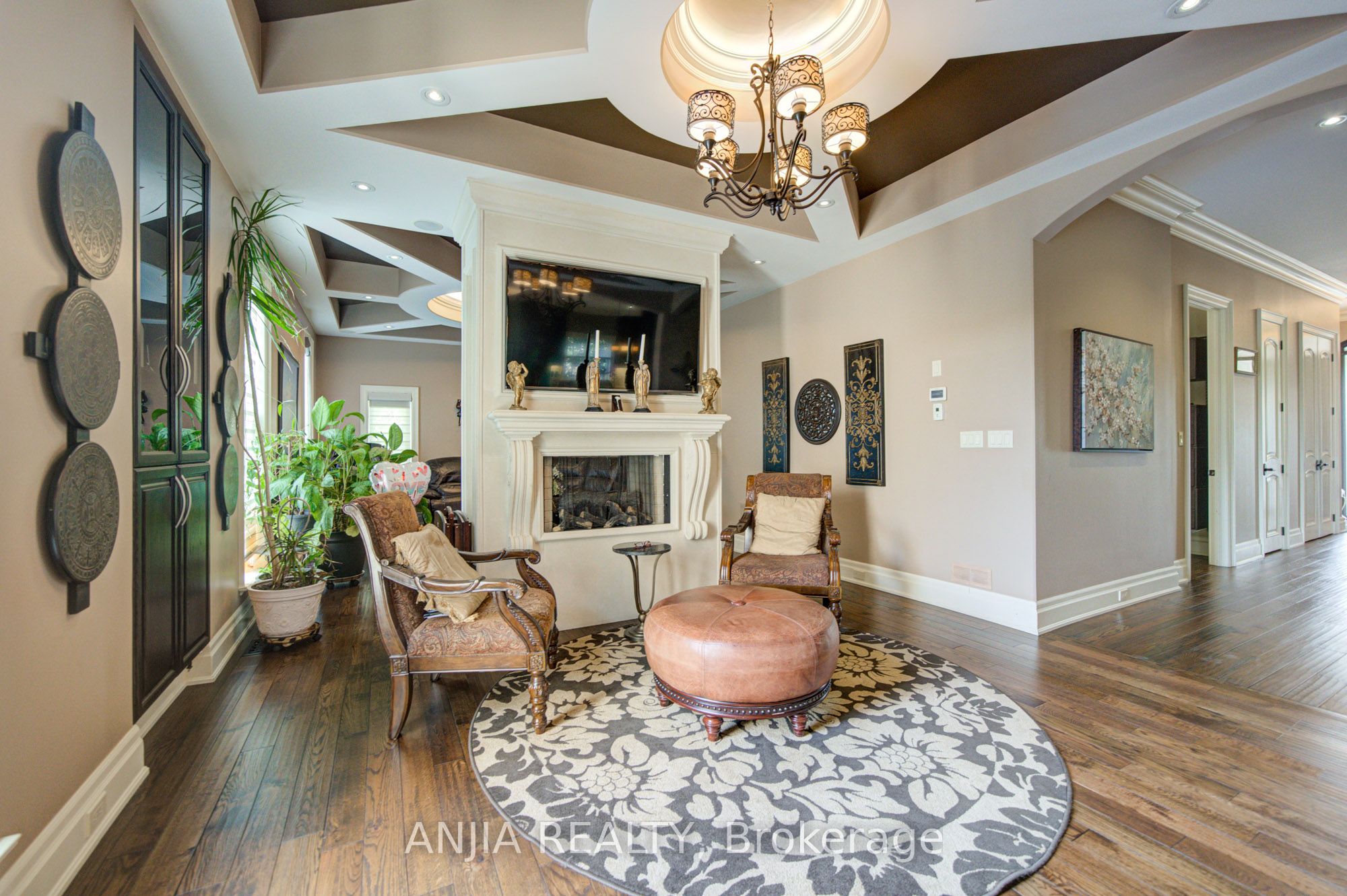 452 Fernleigh Circle S Property Photo 8