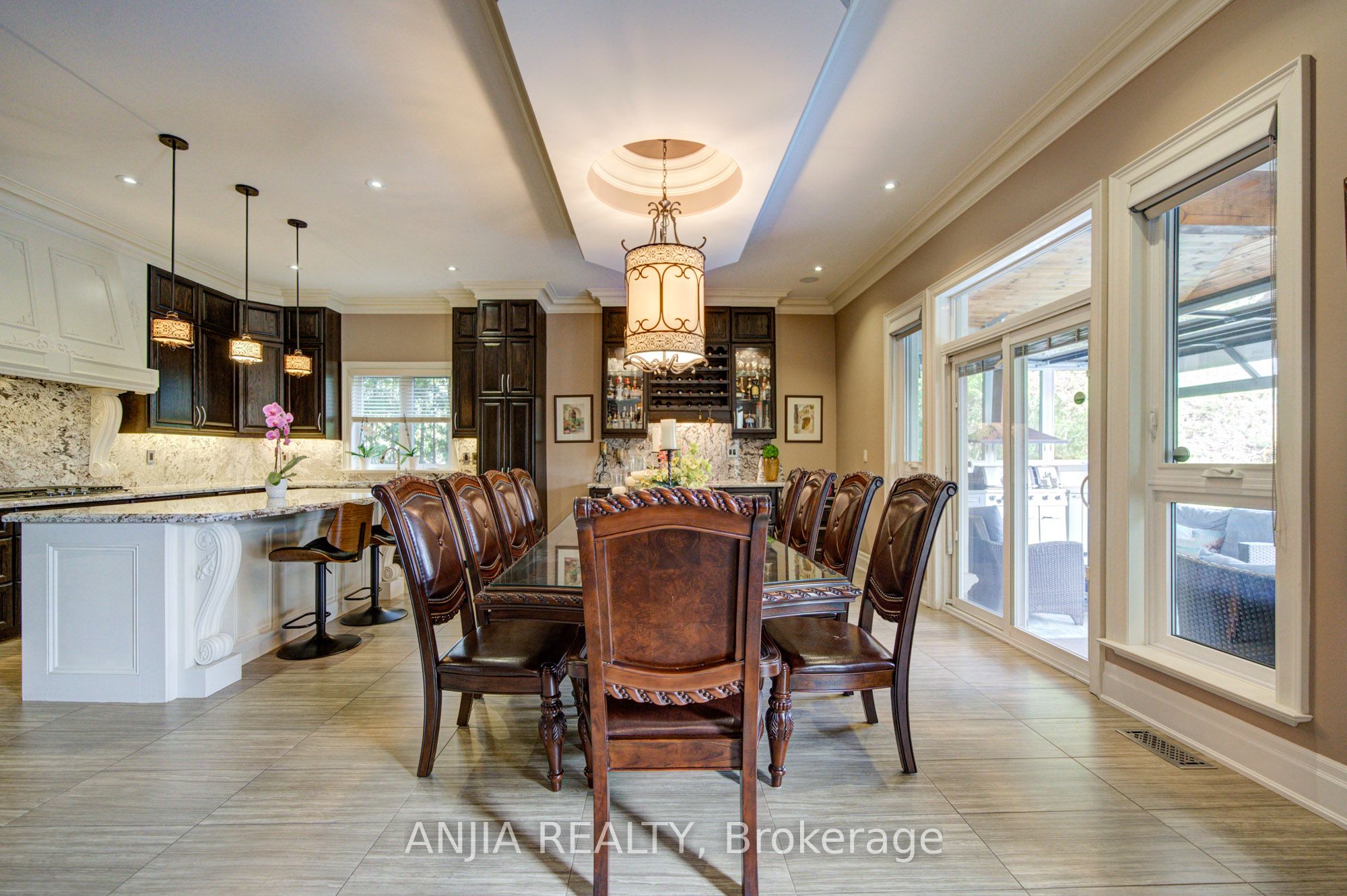452 Fernleigh Circle S Property Photo 10