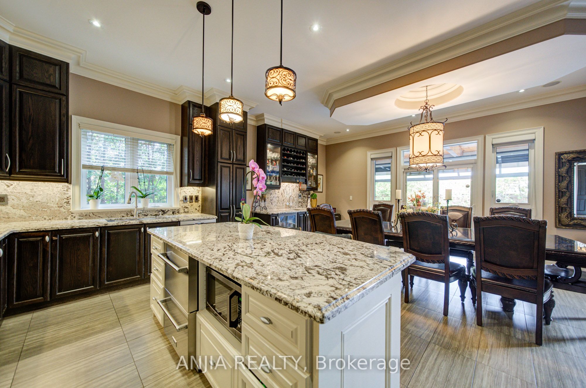 452 Fernleigh Circle S Property Photo 11
