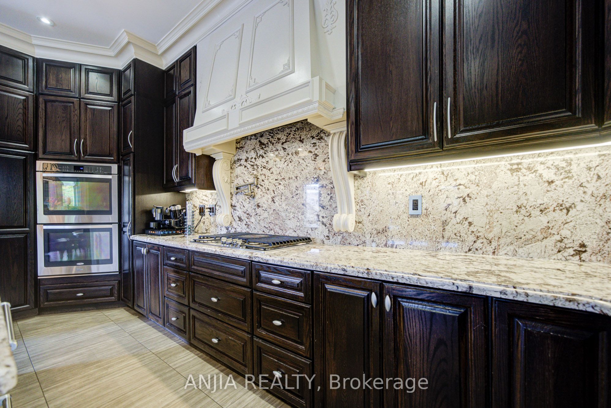 452 Fernleigh Circle S Property Photo 12