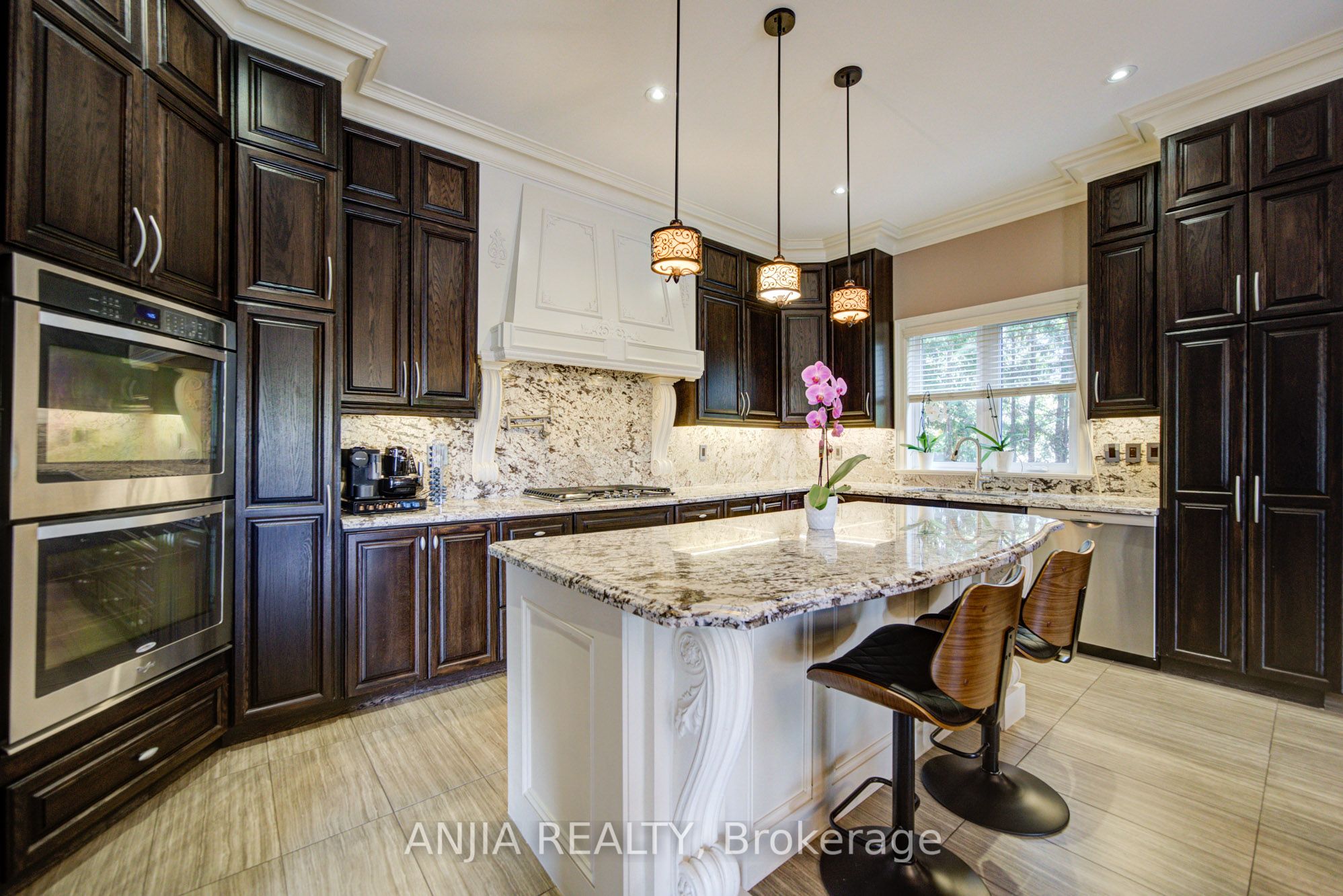 452 Fernleigh Circle S Property Photo 13