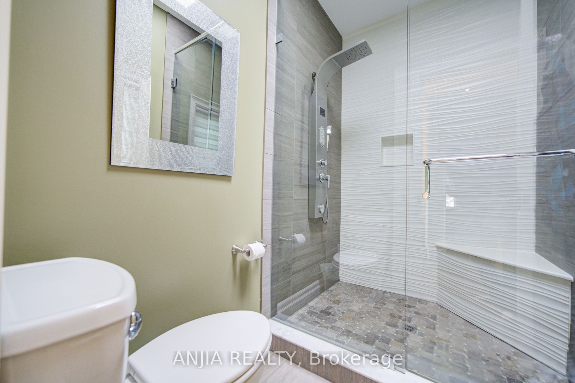 452 Fernleigh Circle S Property Photo 23