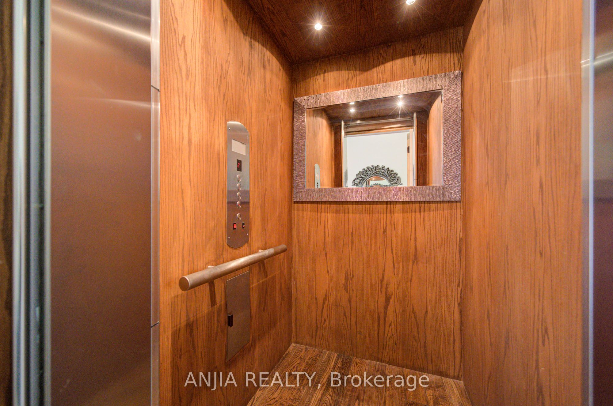 452 Fernleigh Circle S Property Photo 31