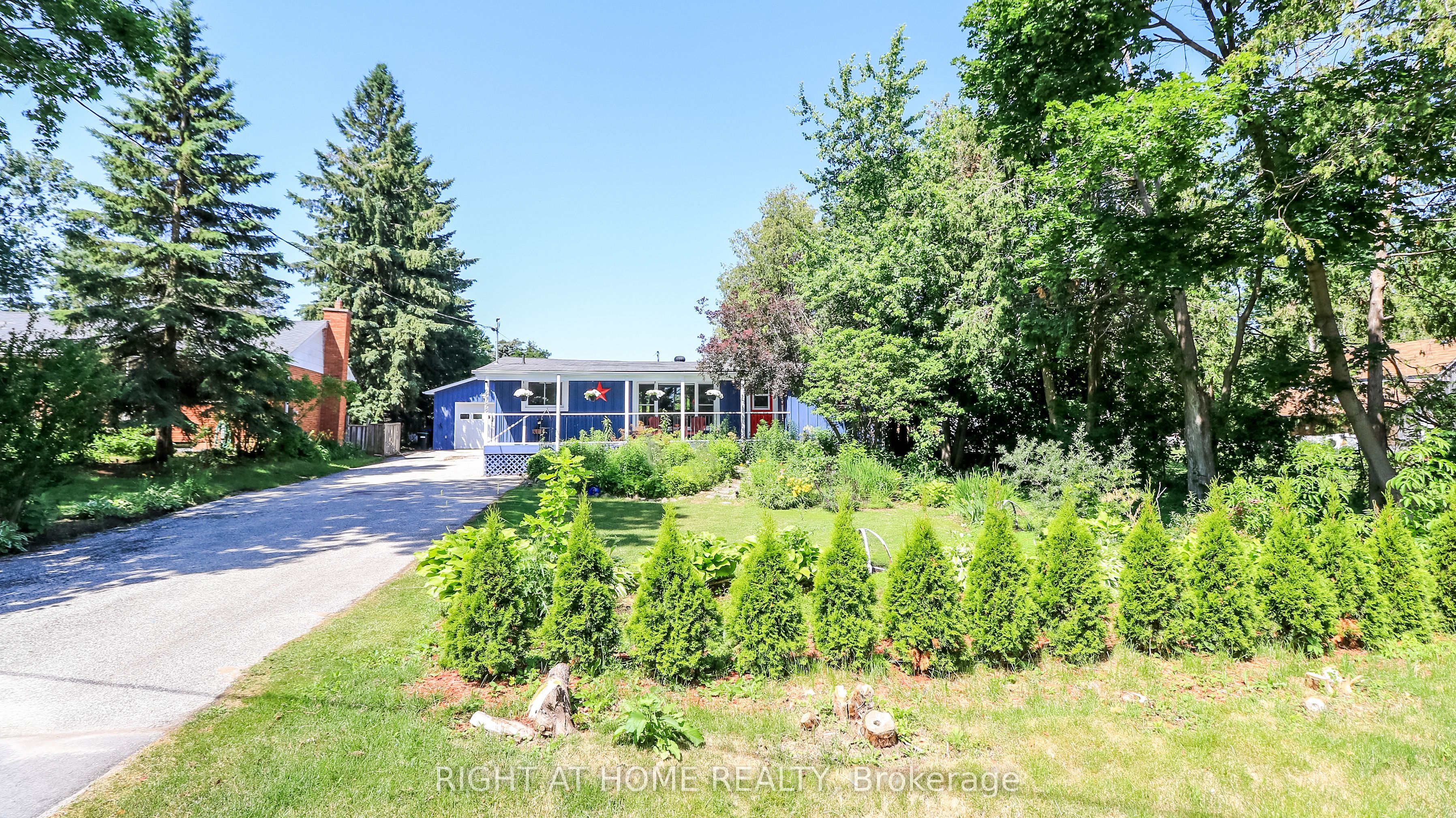 2988 25th Sideroad Property Photo 1