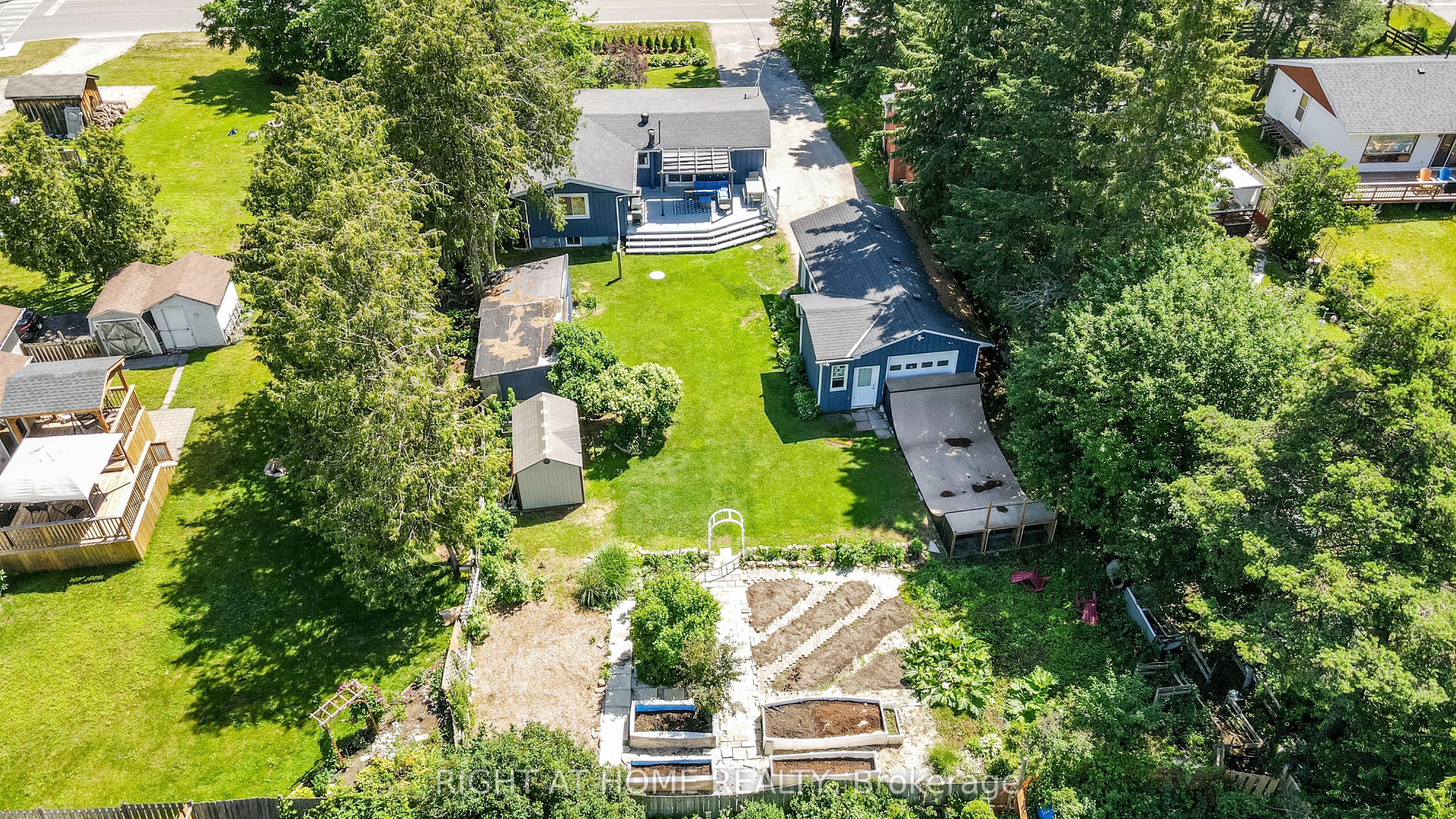 2988 25th Sideroad Property Photo 3