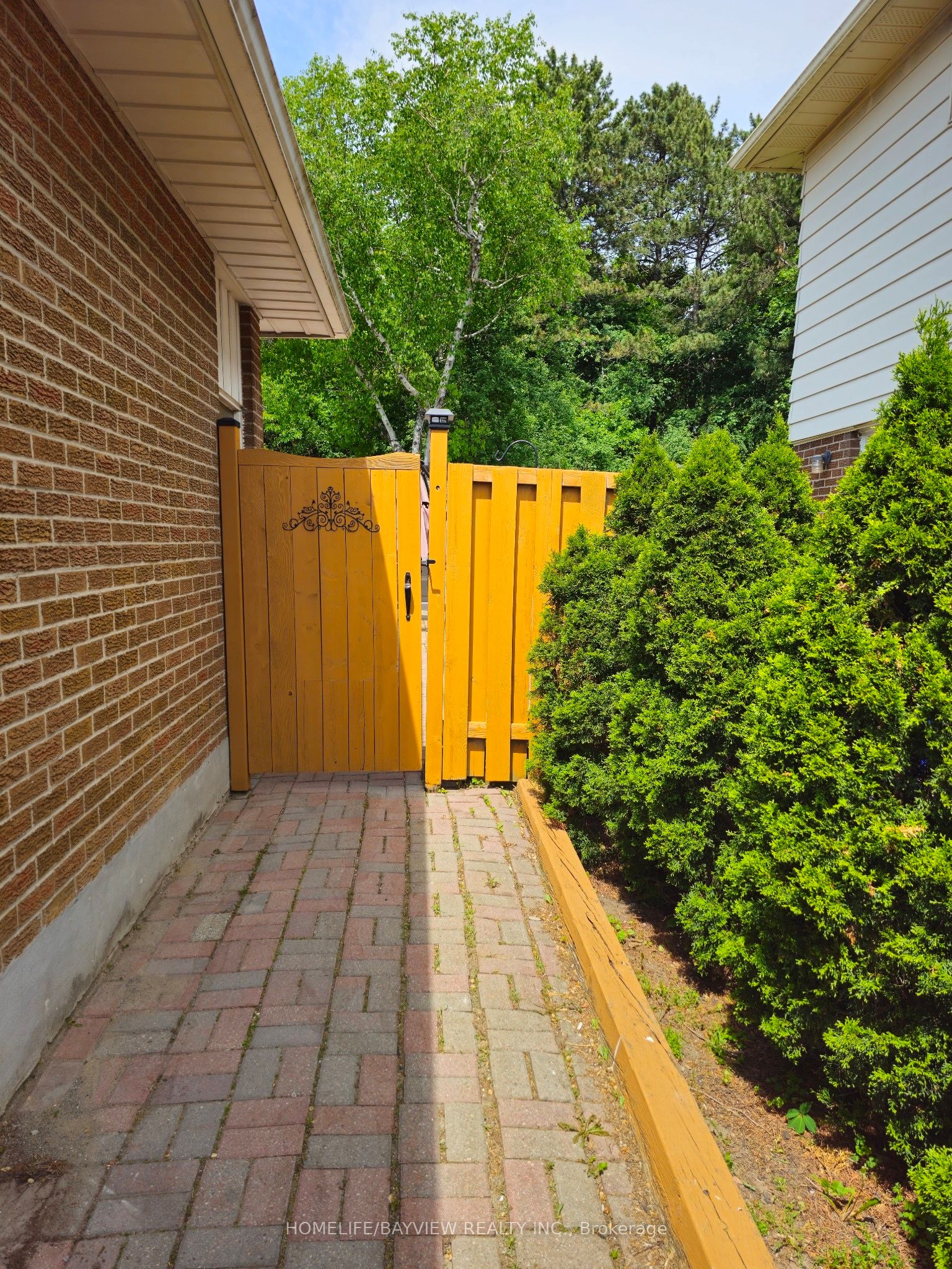 32 Blue Spruce Lane Property Photo 2