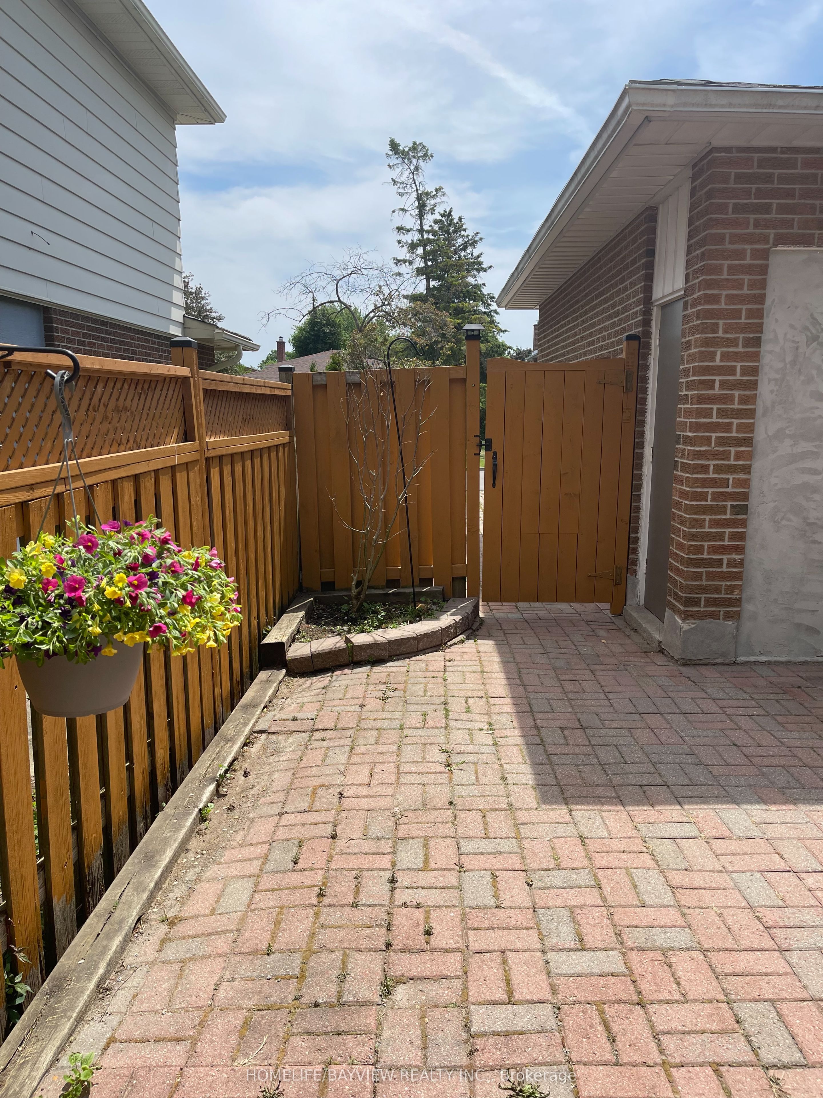 32 Blue Spruce Lane Property Photo 15