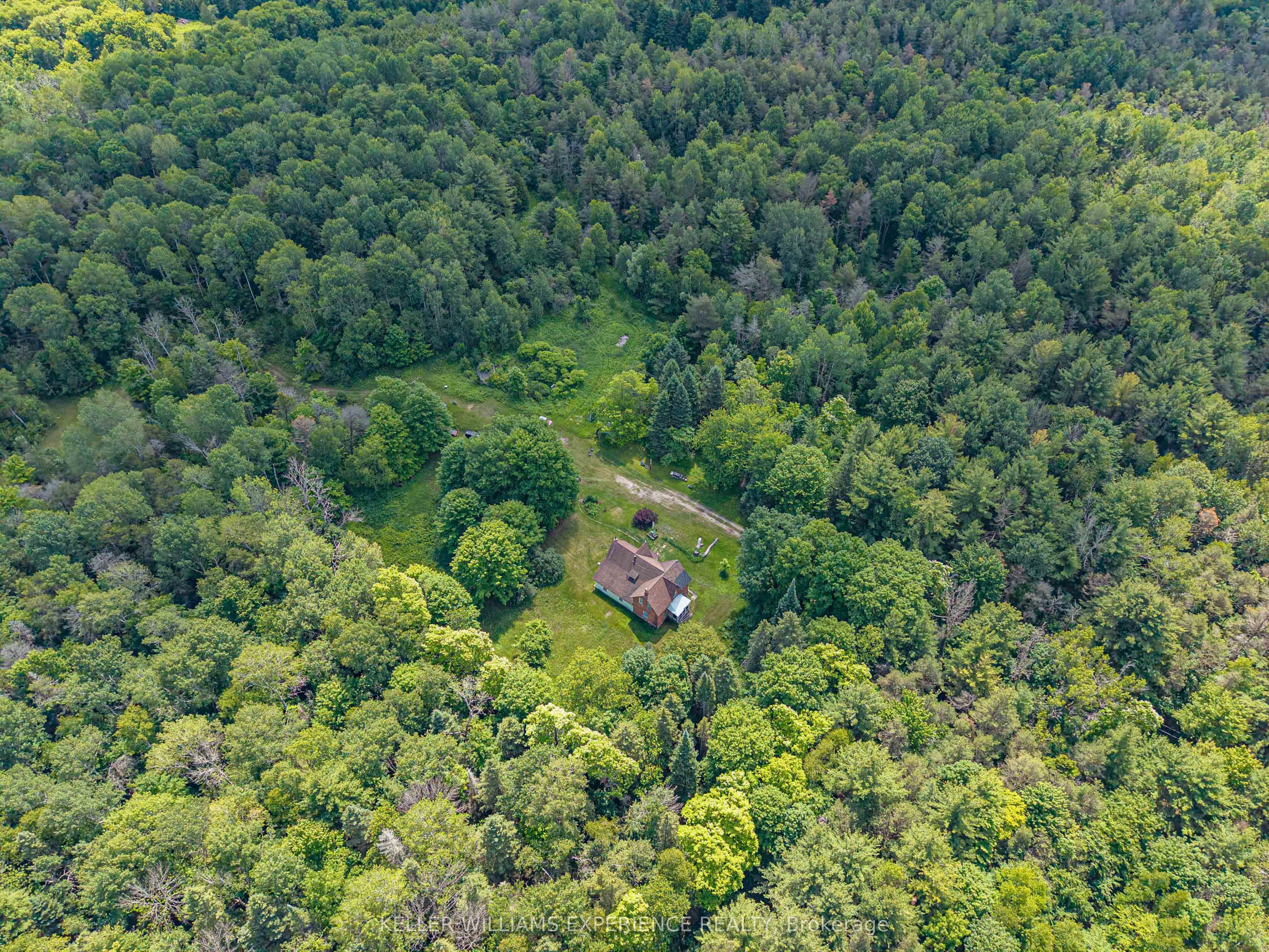 8137 4th Line Property Photo 3