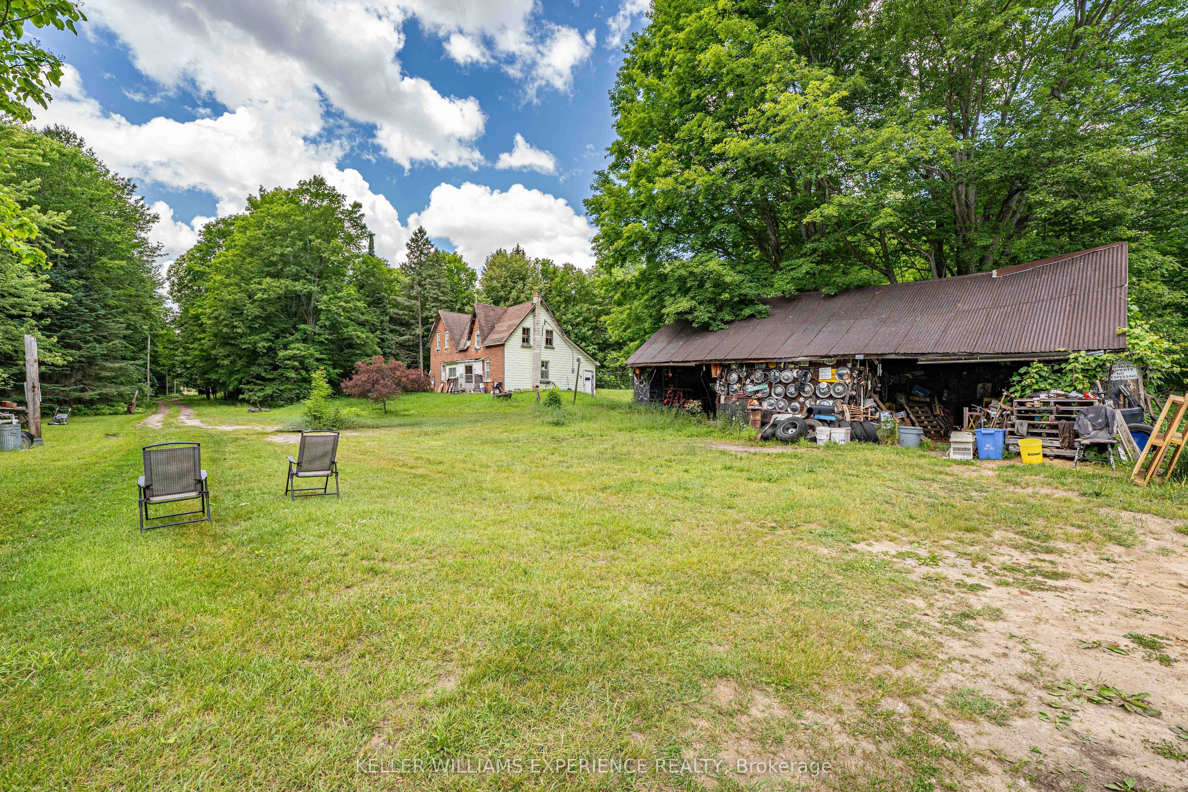 8137 4th Line Property Photo 12