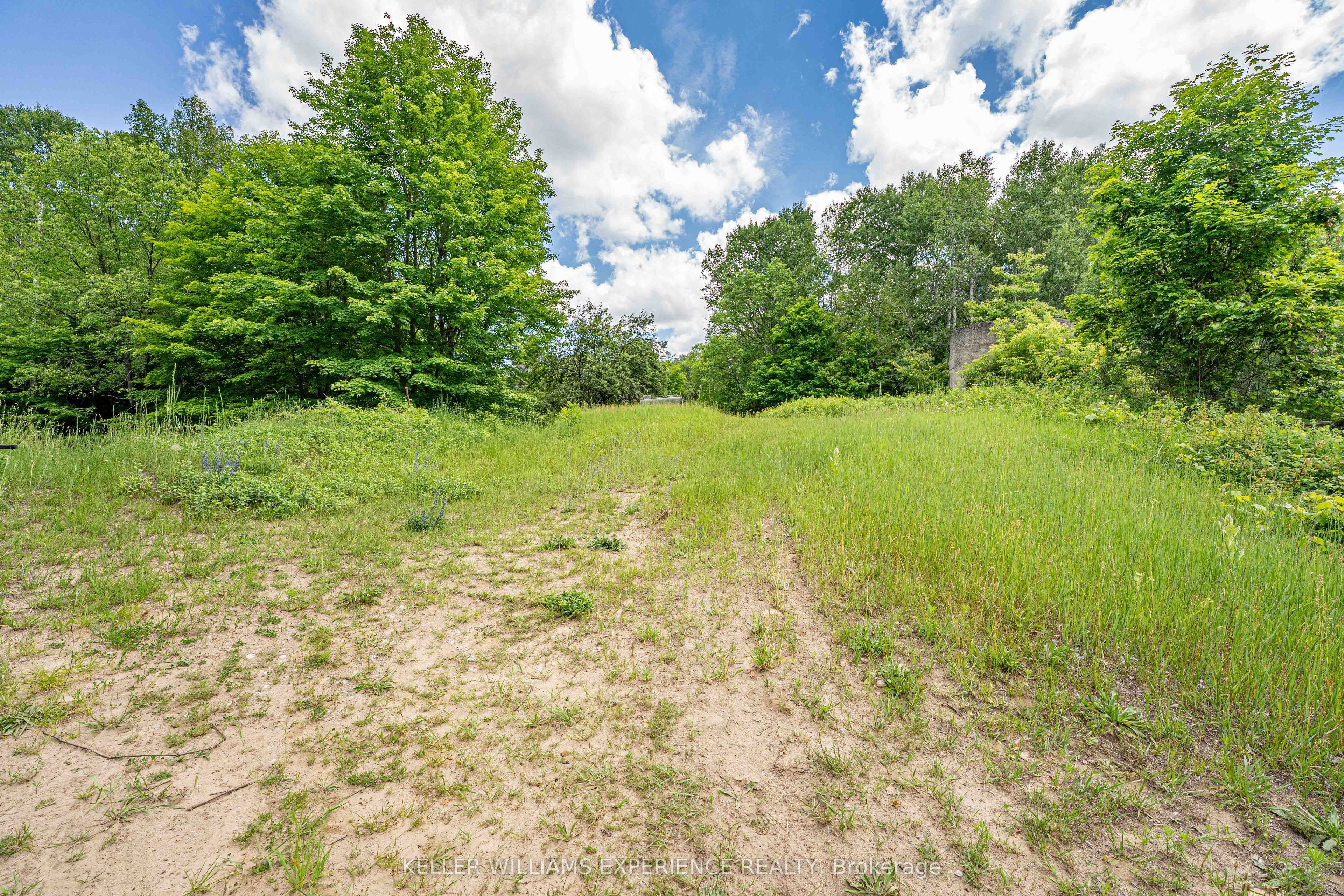 8137 4th Line Property Photo 13