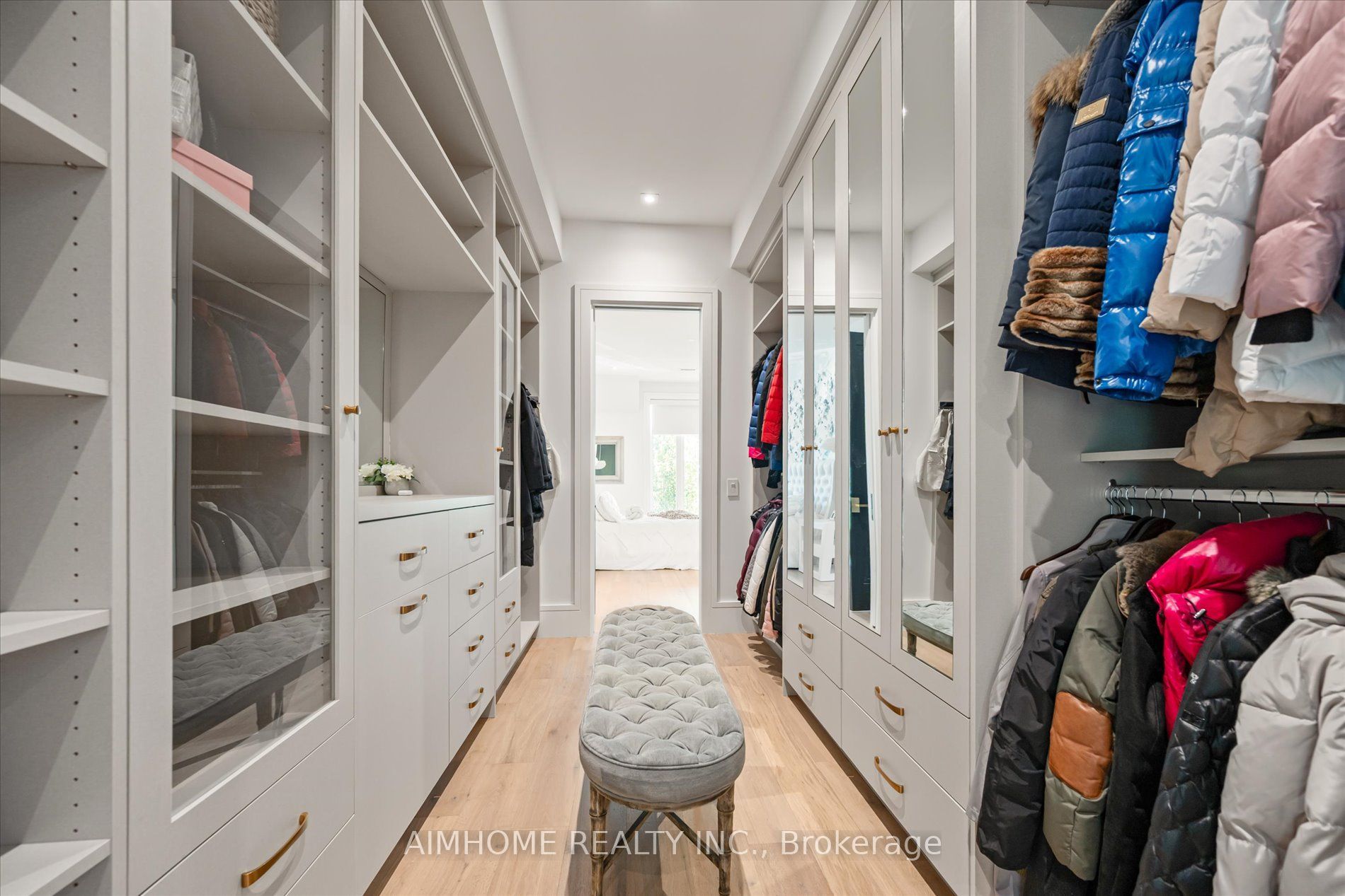 48 Maple Grove Avenue N Property Photo 28