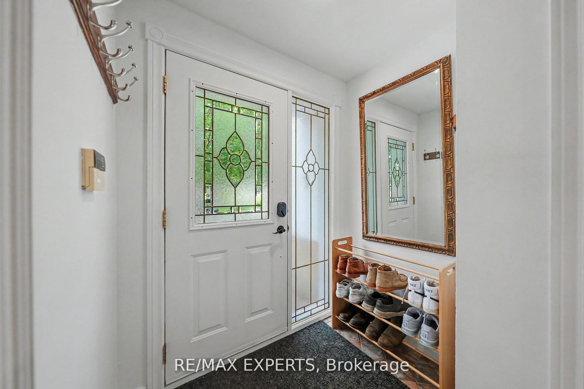 32 Oak Court Property Photo 6