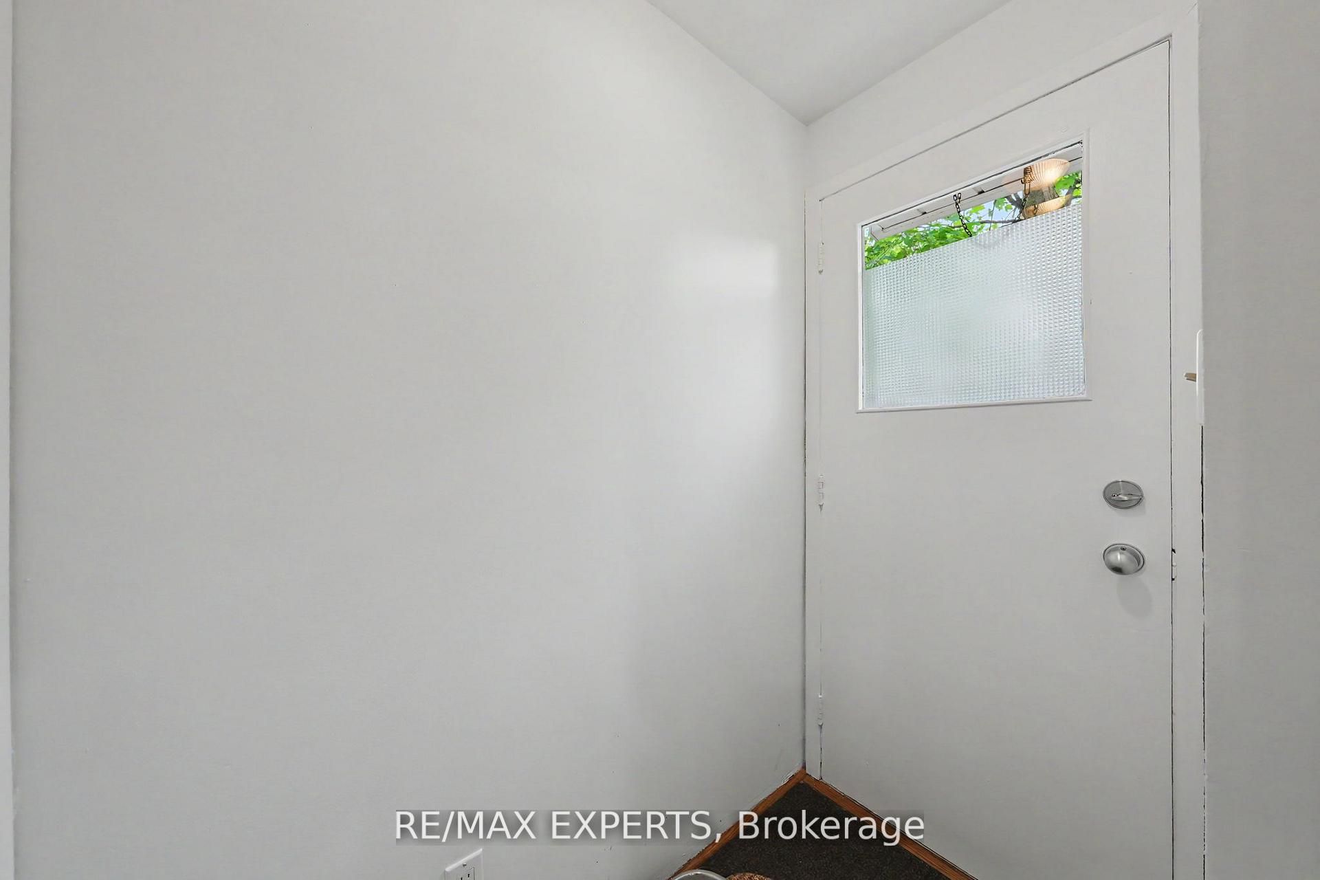 32 Oak Court Property Photo 25