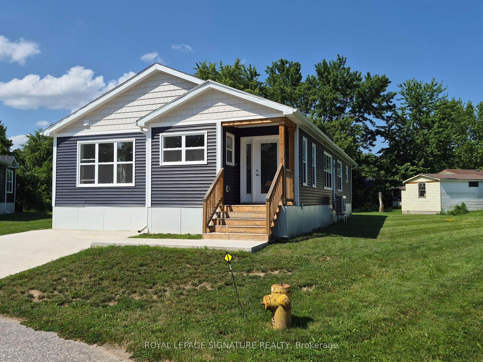 16 Briarwood Place Property Photo 2