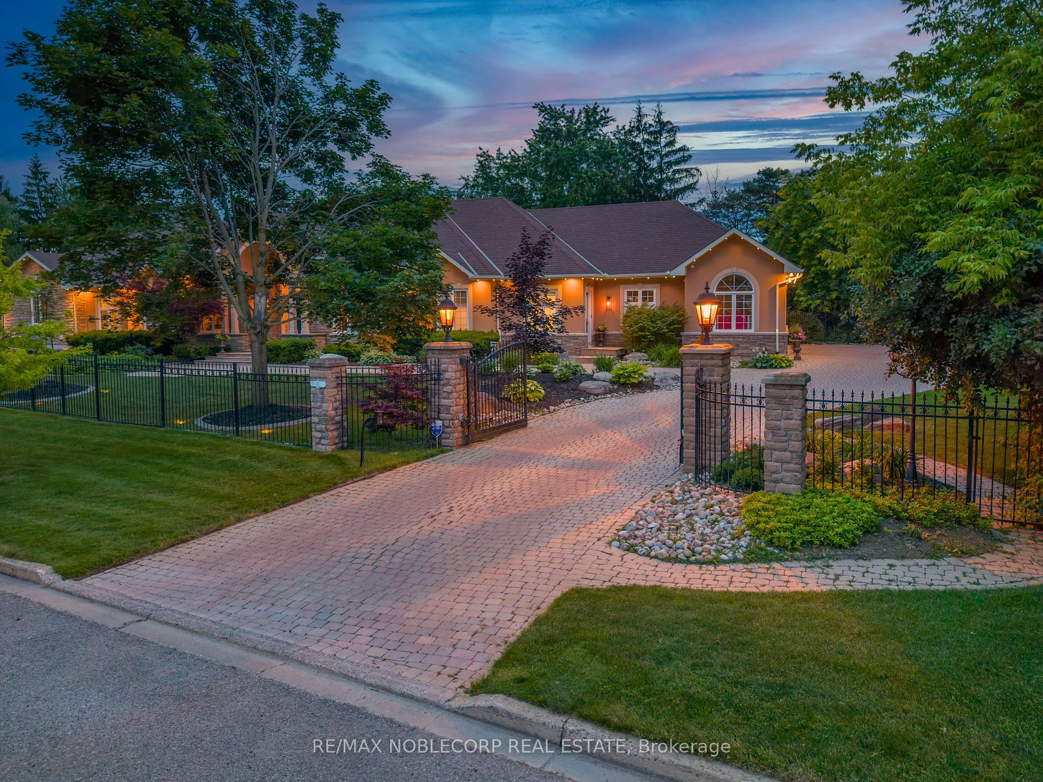 80 Carmichael Crescent