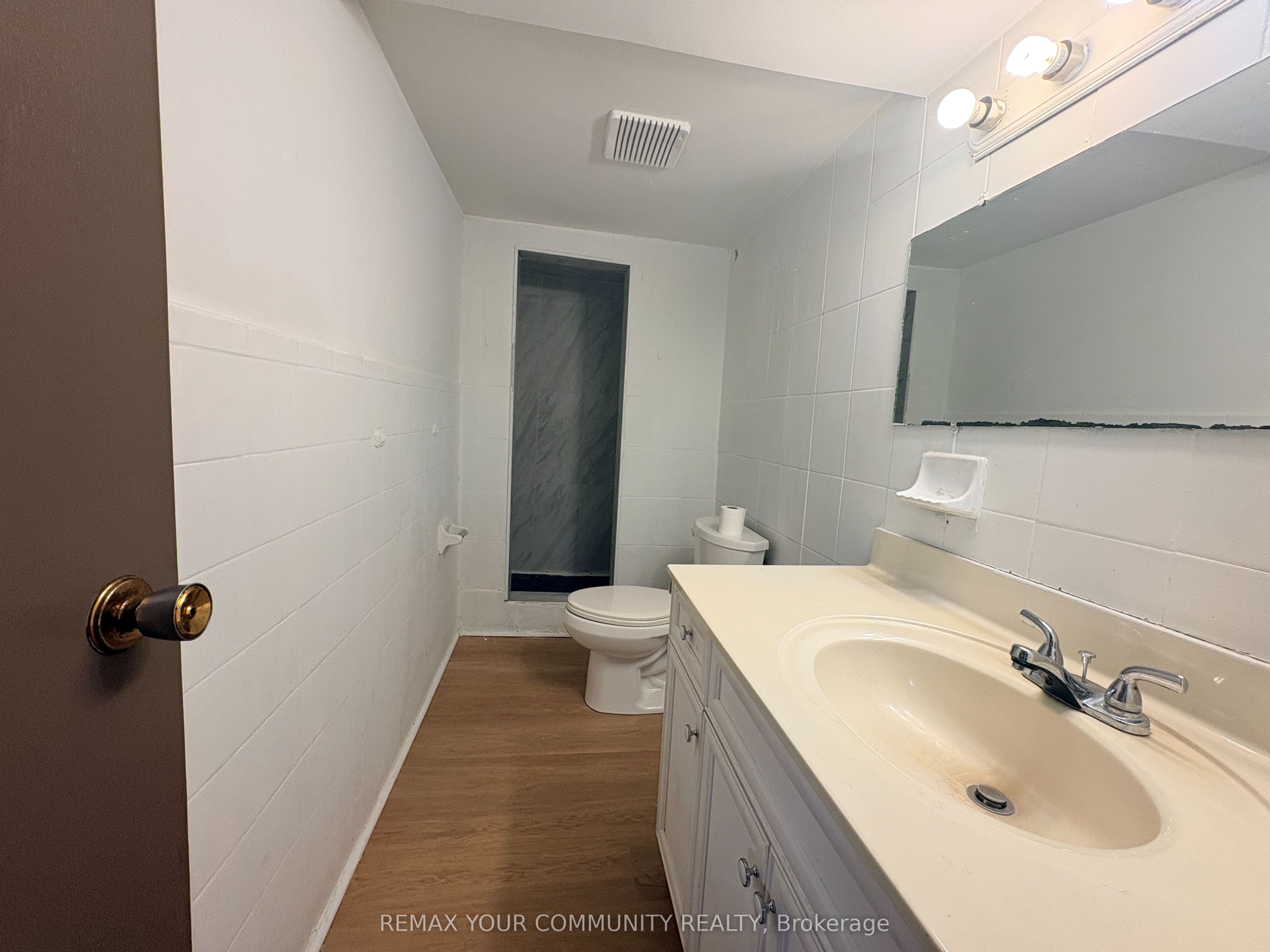 7837 Martin Grove Road Basement Property Photo 7