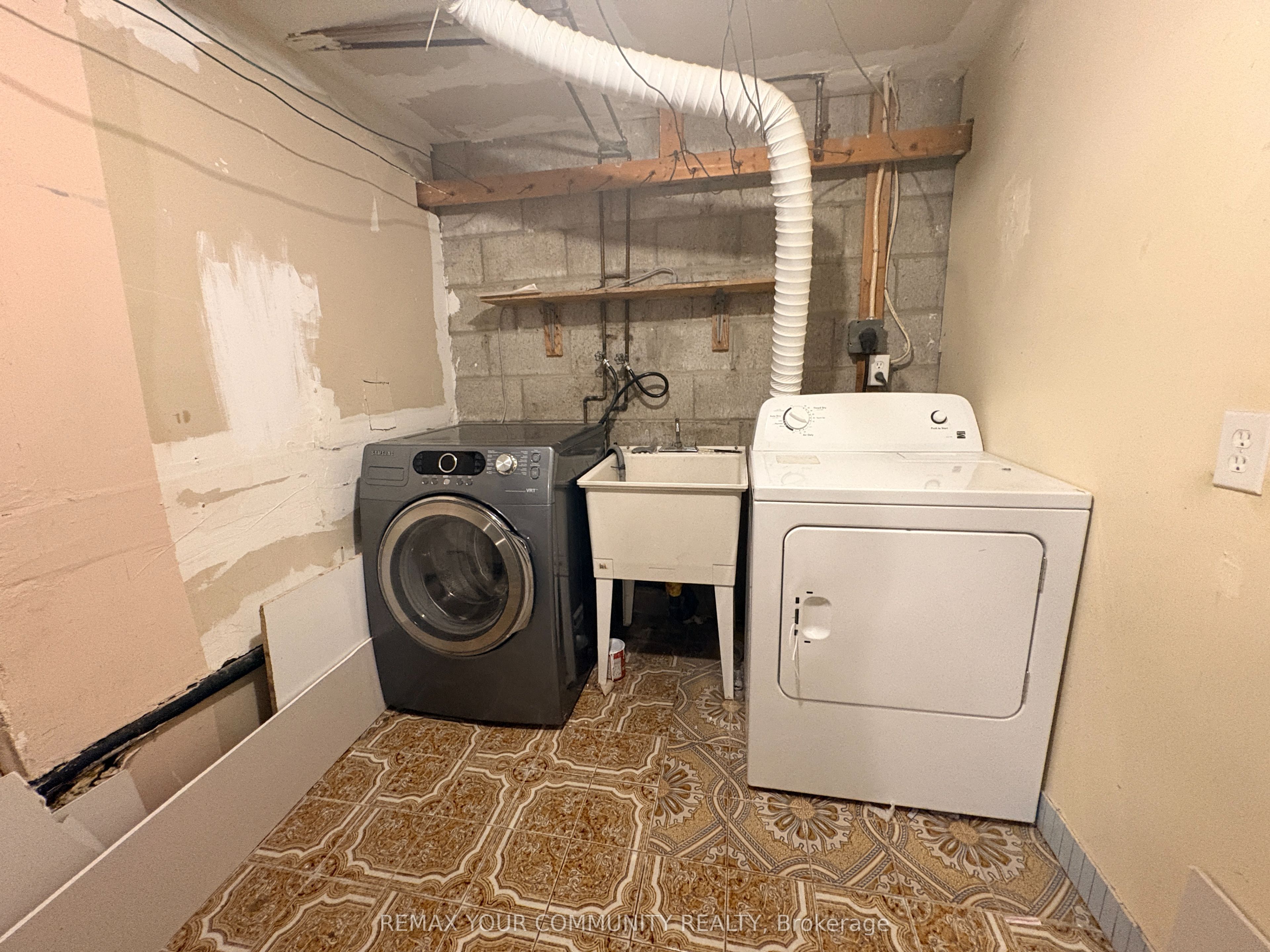 7837 Martin Grove Road Basement Property Photo 13