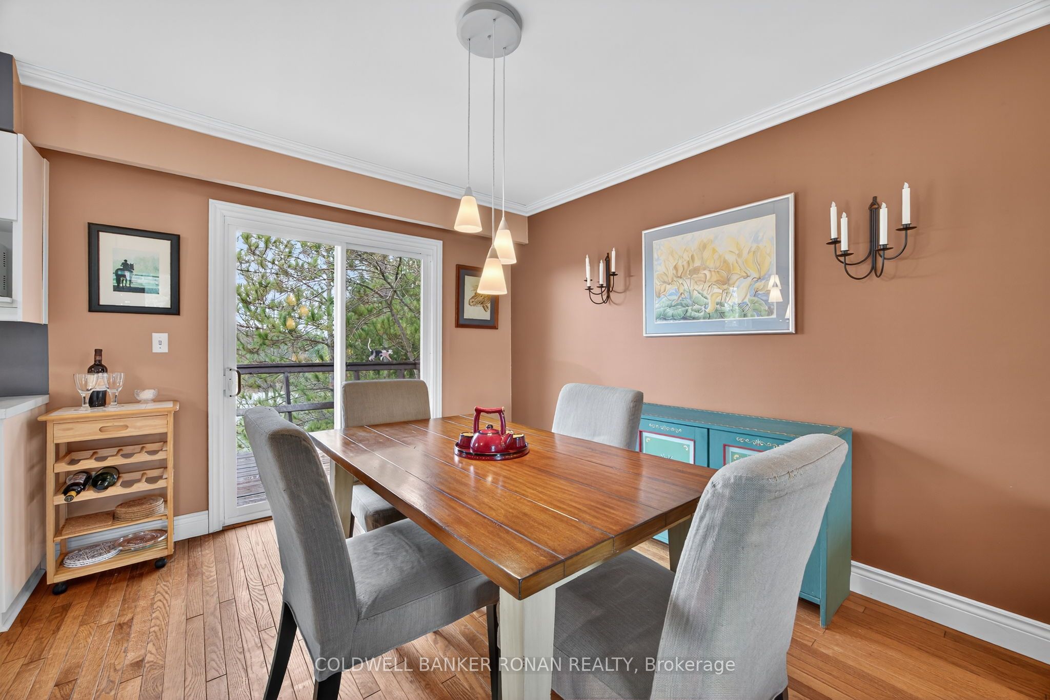 6976 2nd Line Property Photo 10