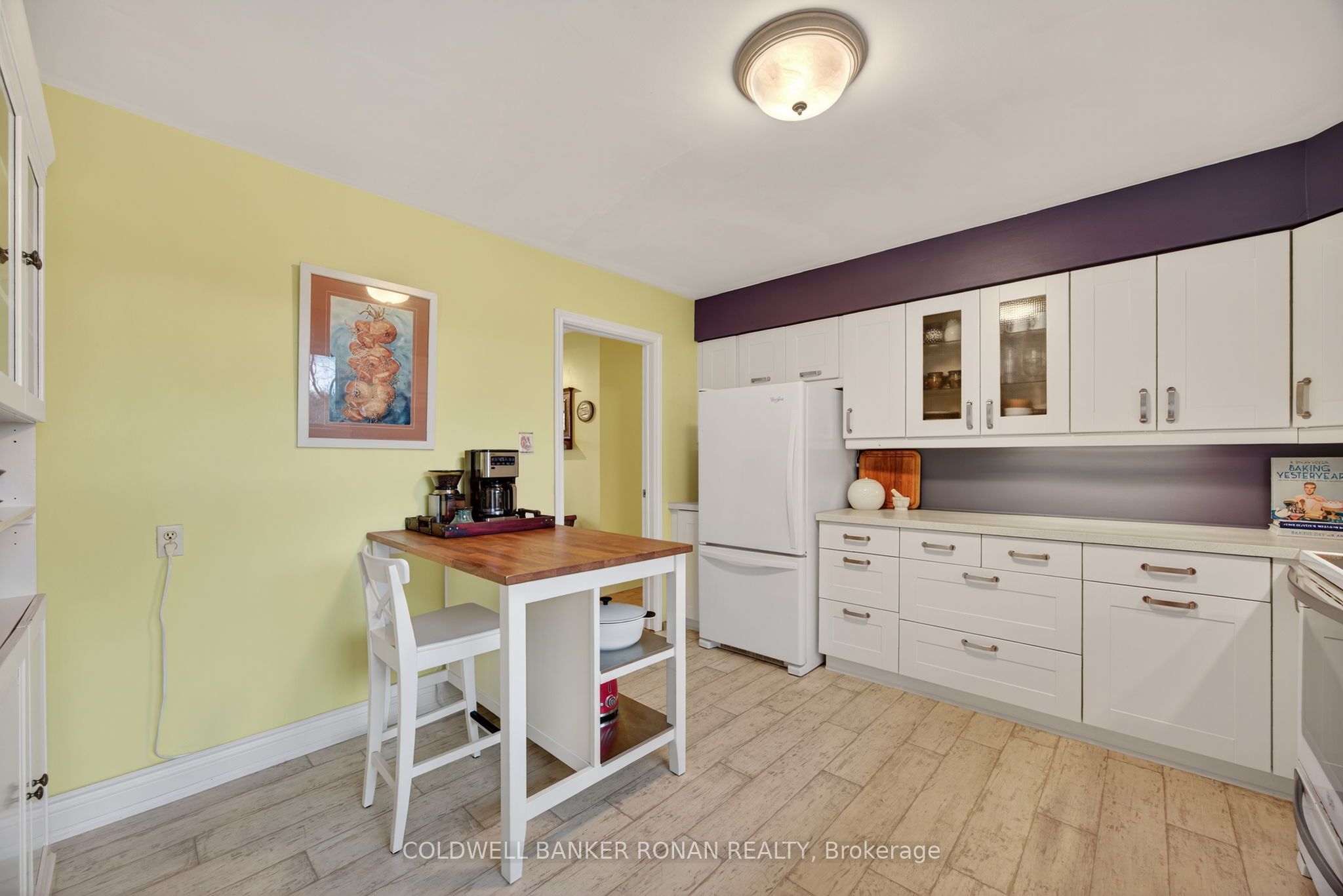 6976 2nd Line Property Photo 13