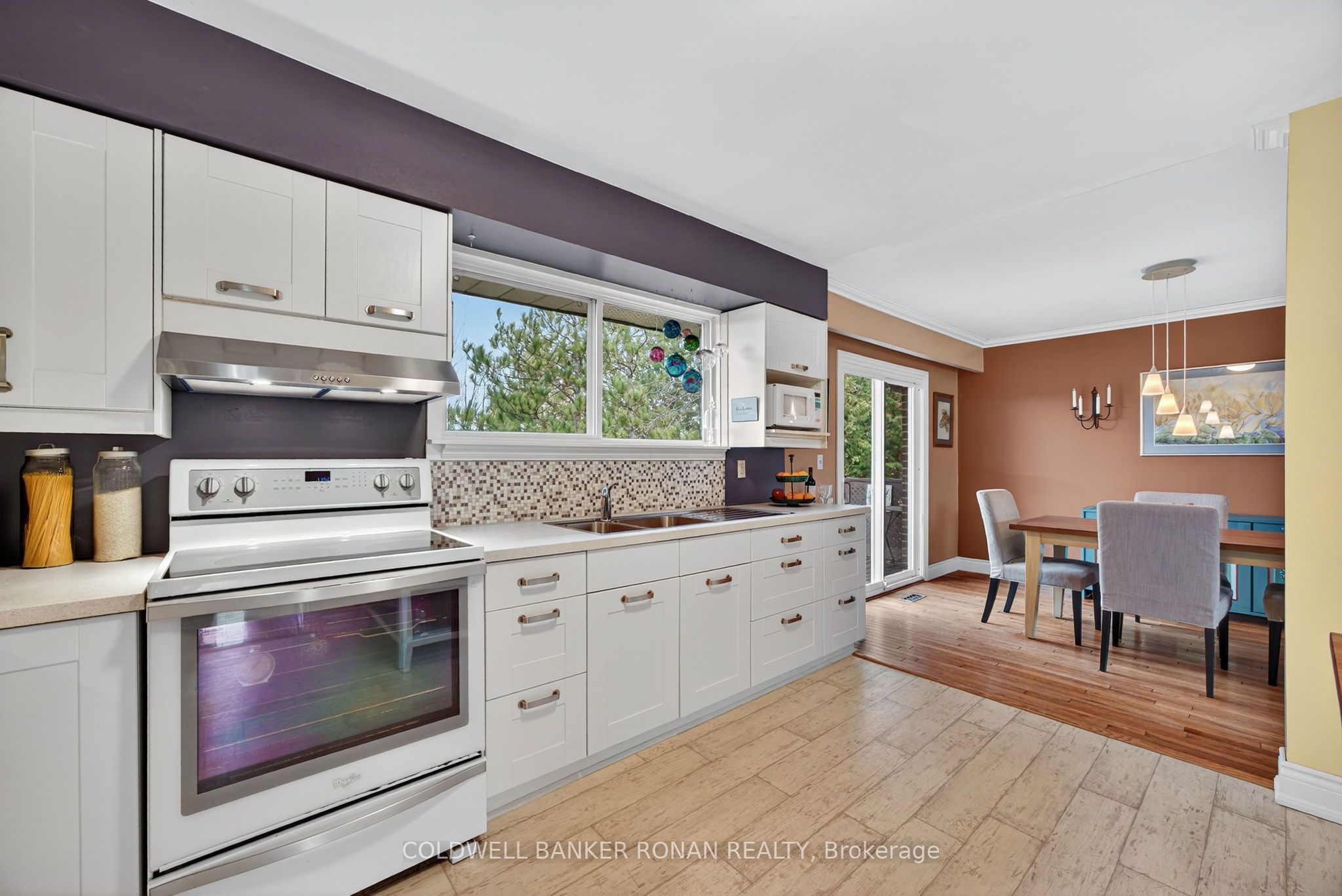 6976 2nd Line Property Photo 16