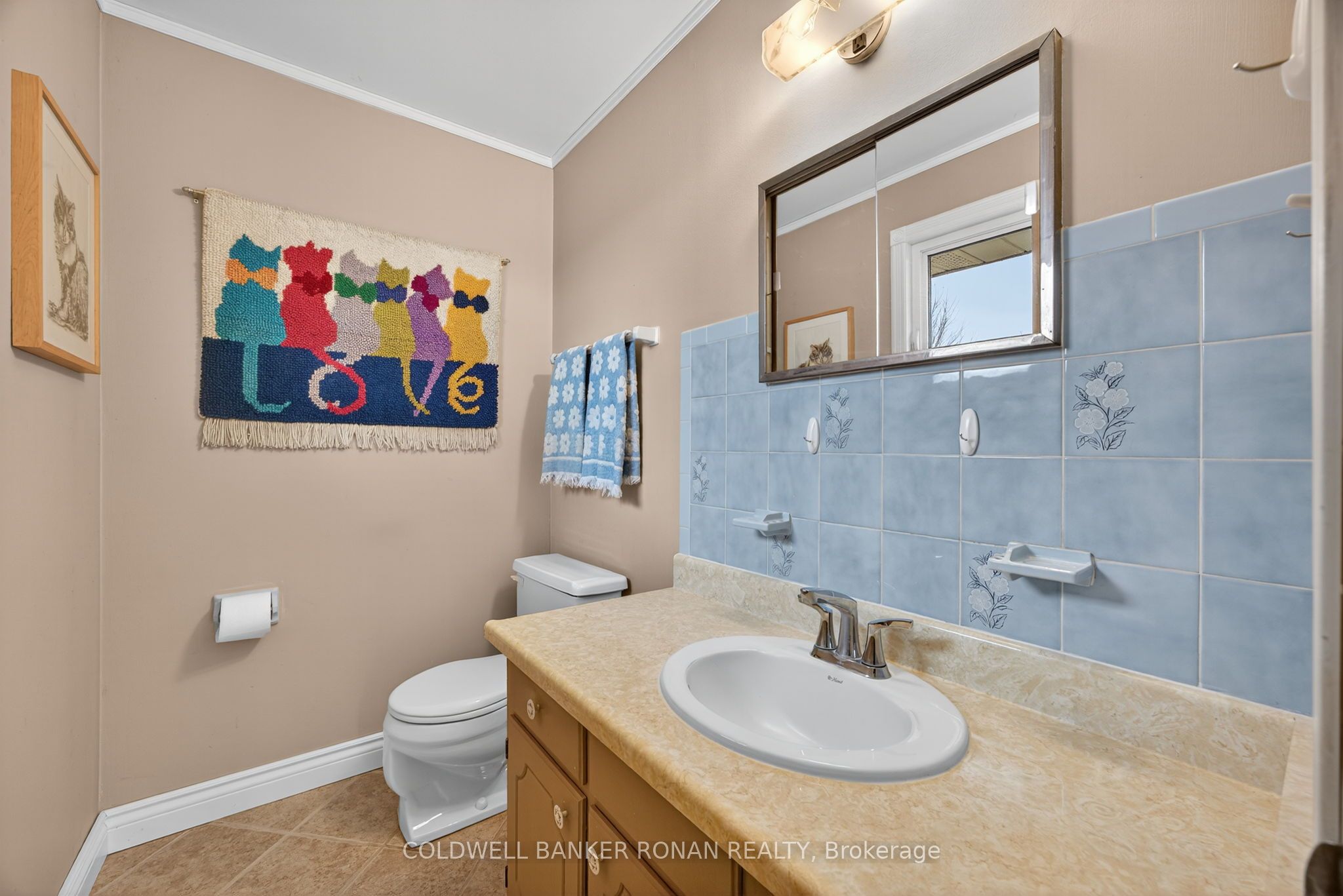 6976 2nd Line Property Photo 20