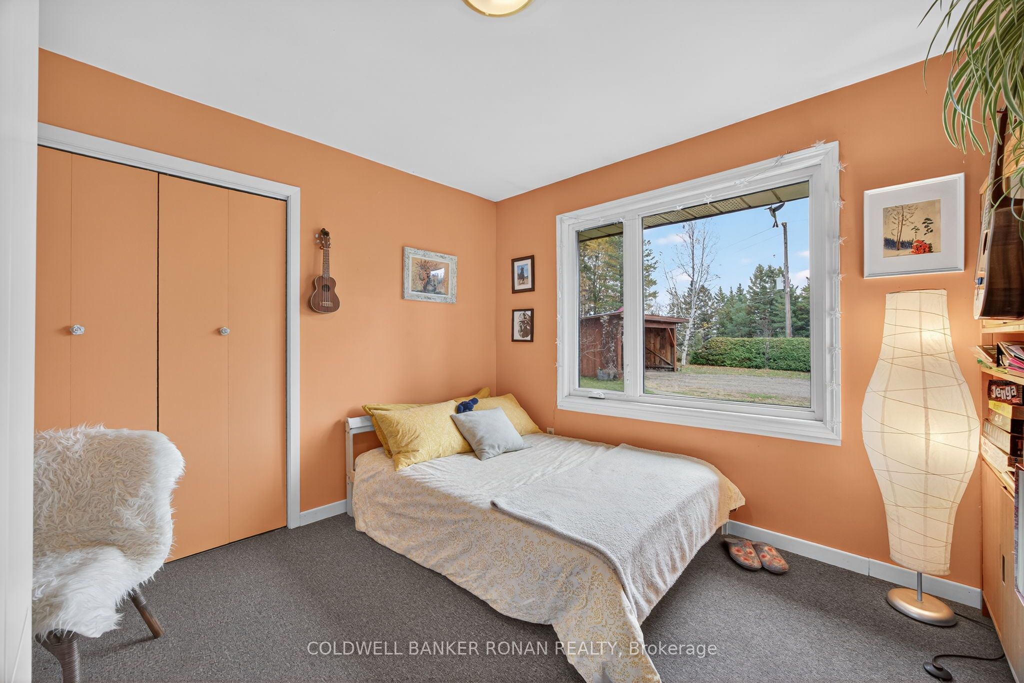 6976 2nd Line Property Photo 23
