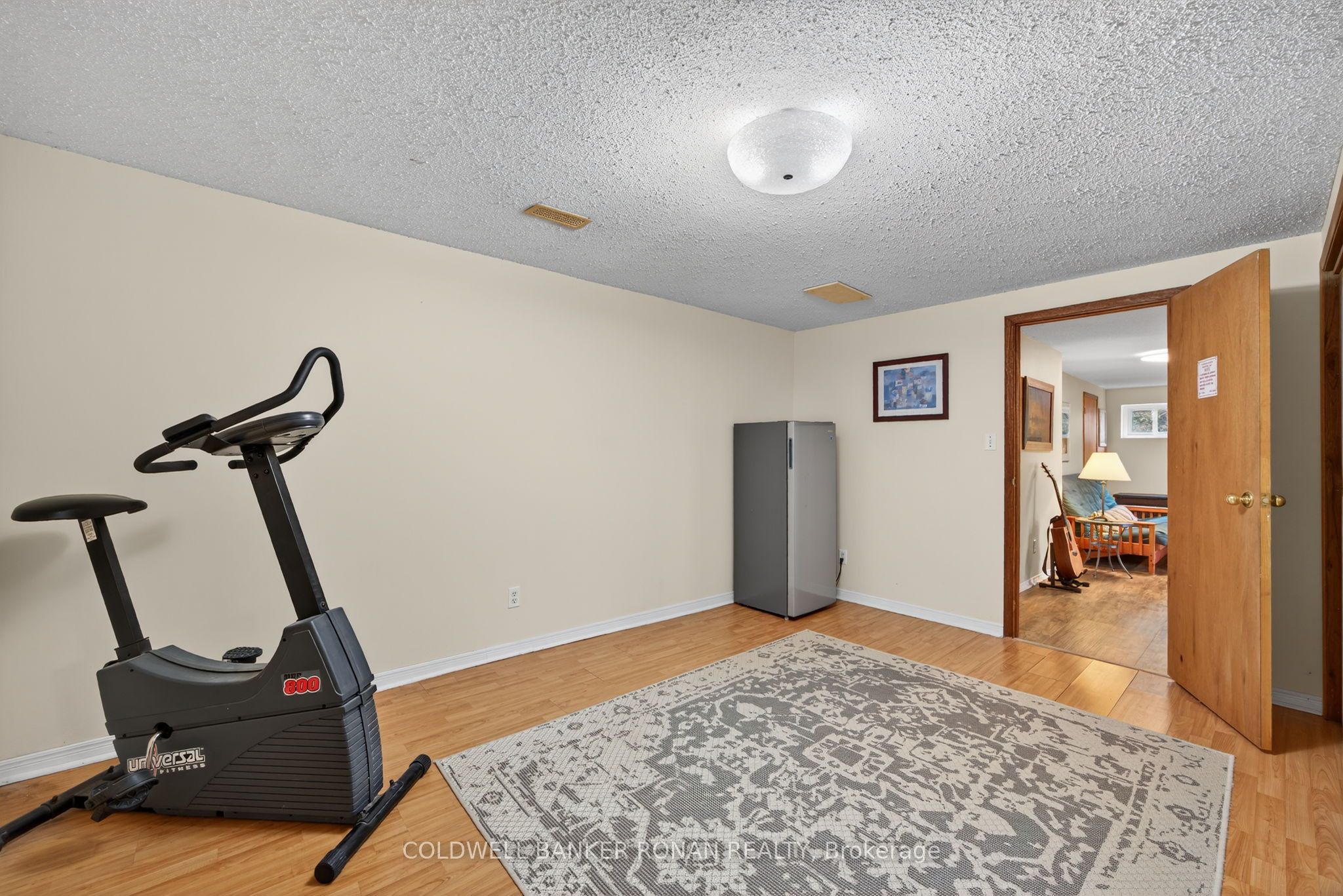 6976 2nd Line Property Photo 35