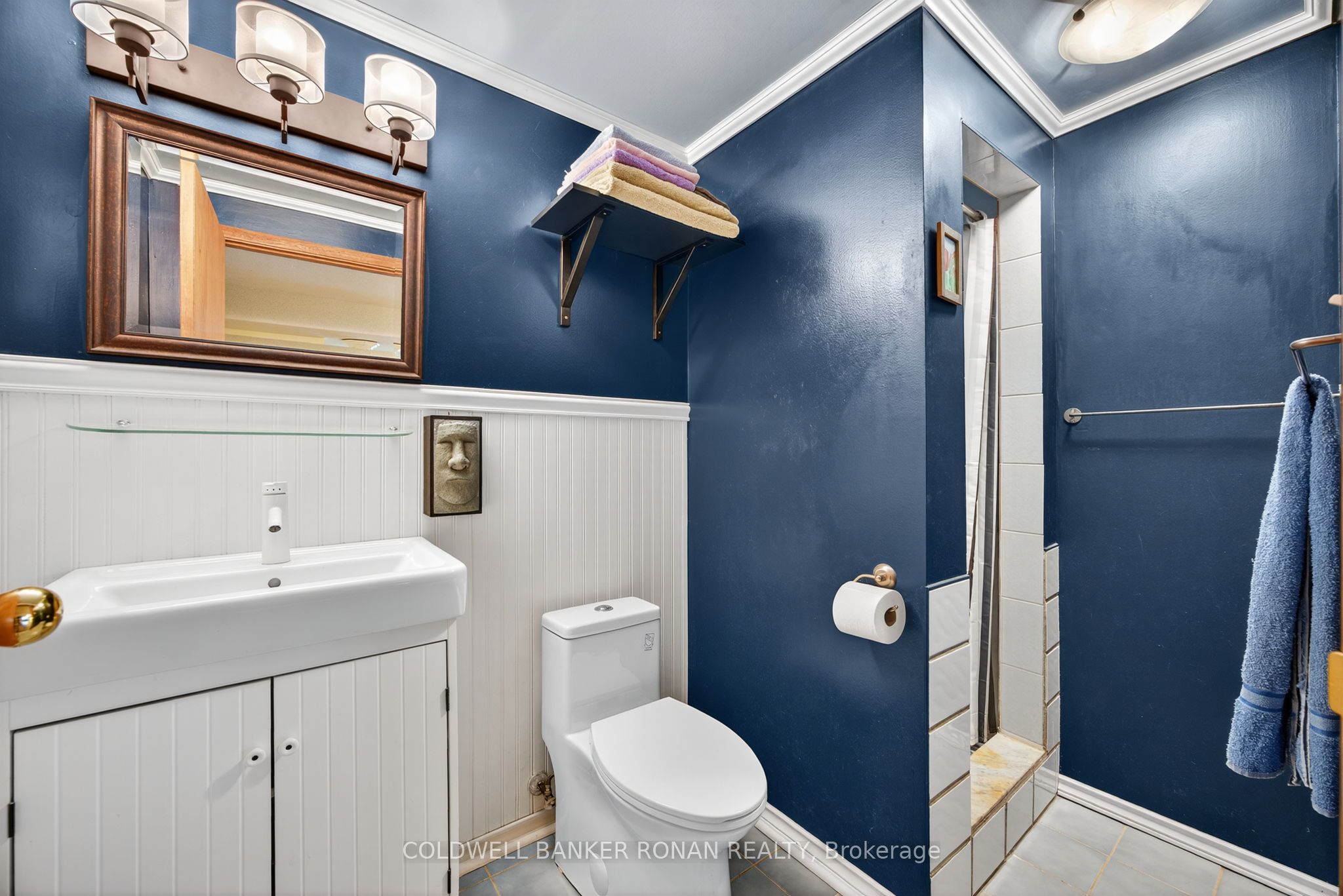 6976 2nd Line Property Photo 37