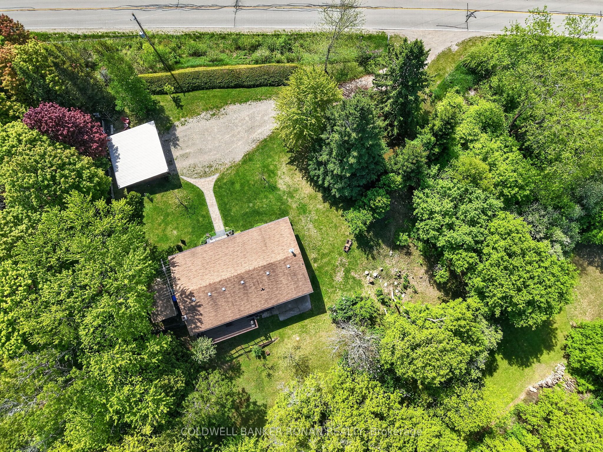 6976 2nd Line Property Photo 46