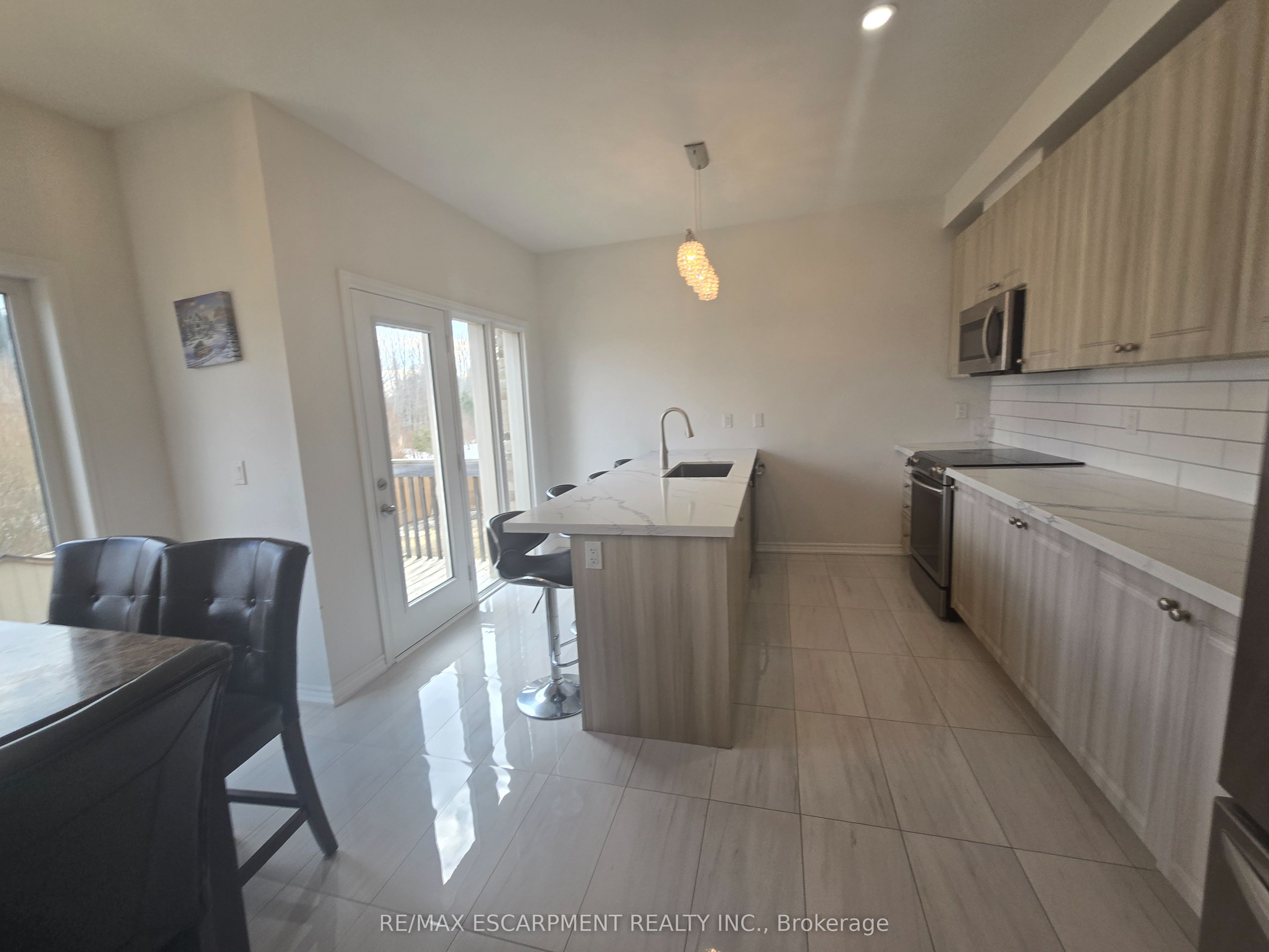 175 Gold Park Gate Property Photo 9