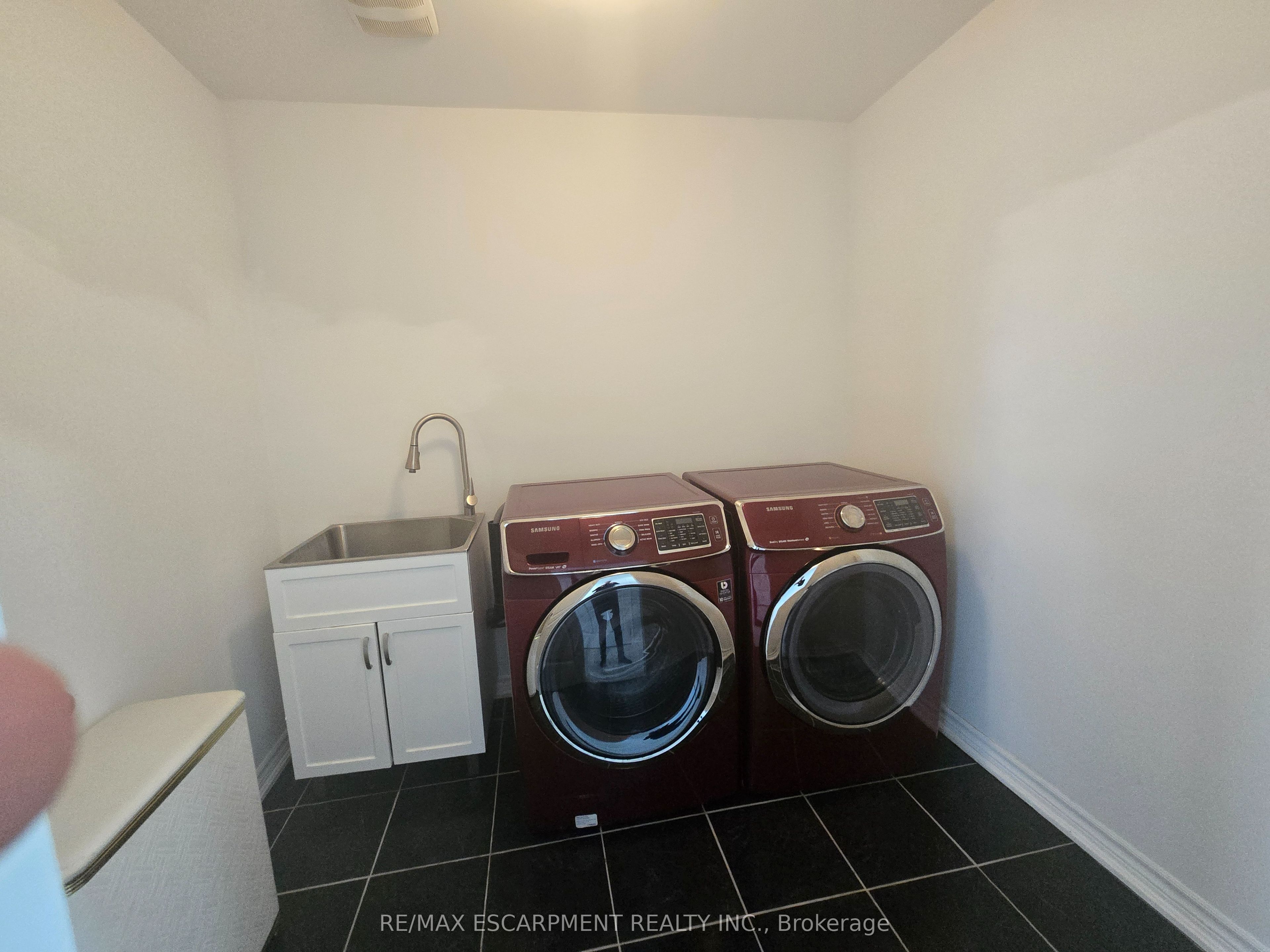 175 Gold Park Gate Property Photo 18