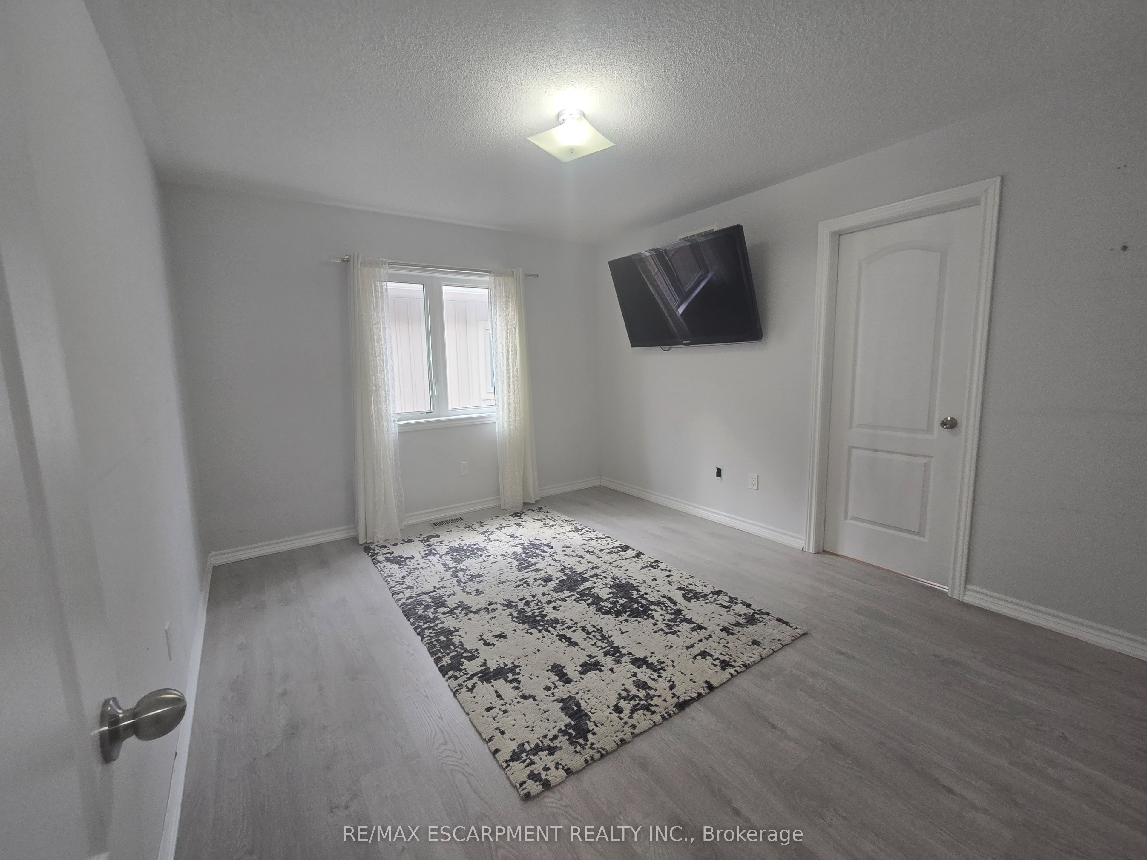 175 Gold Park Gate Property Photo 26