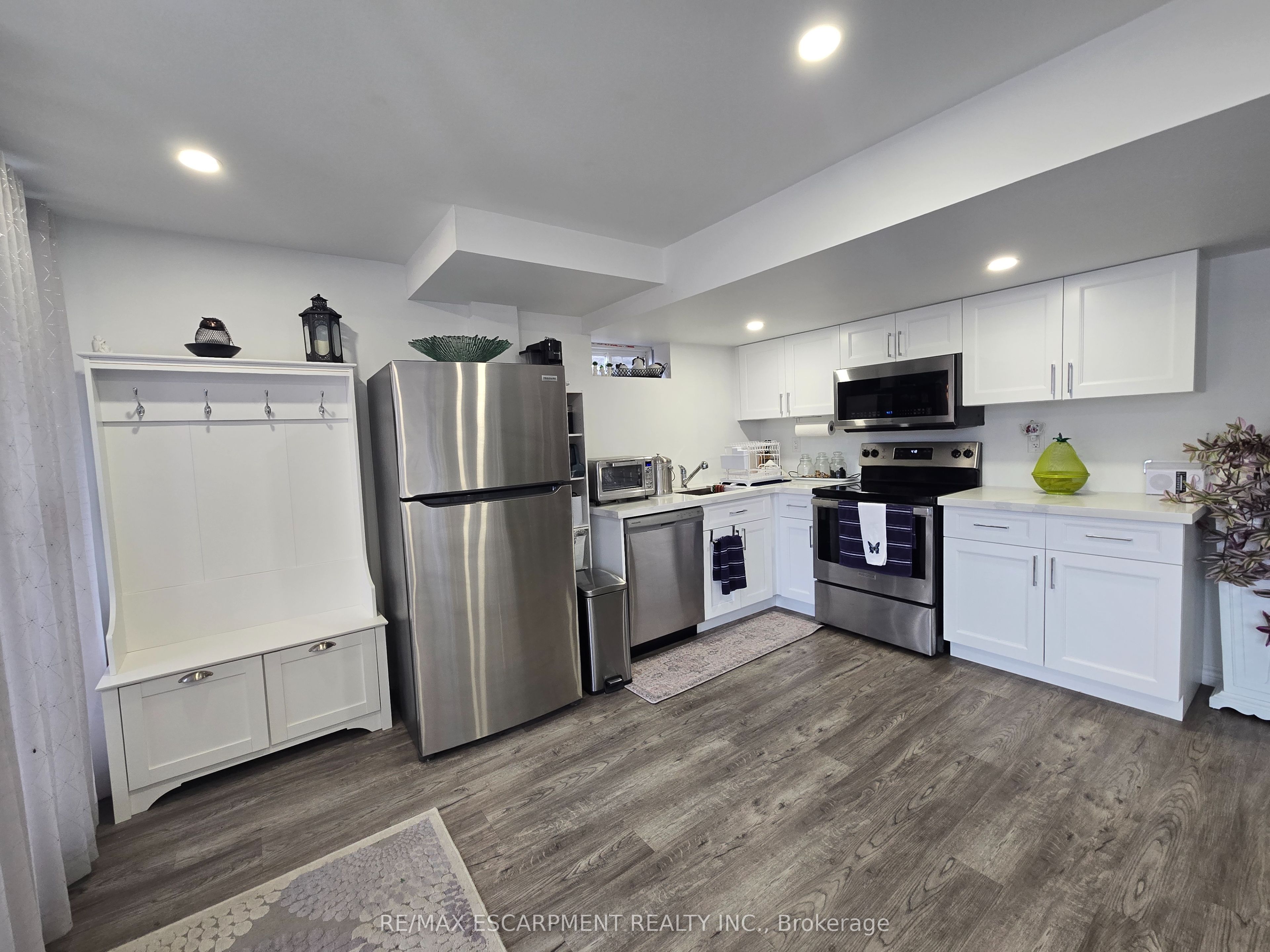 175 Gold Park Gate Property Photo 40