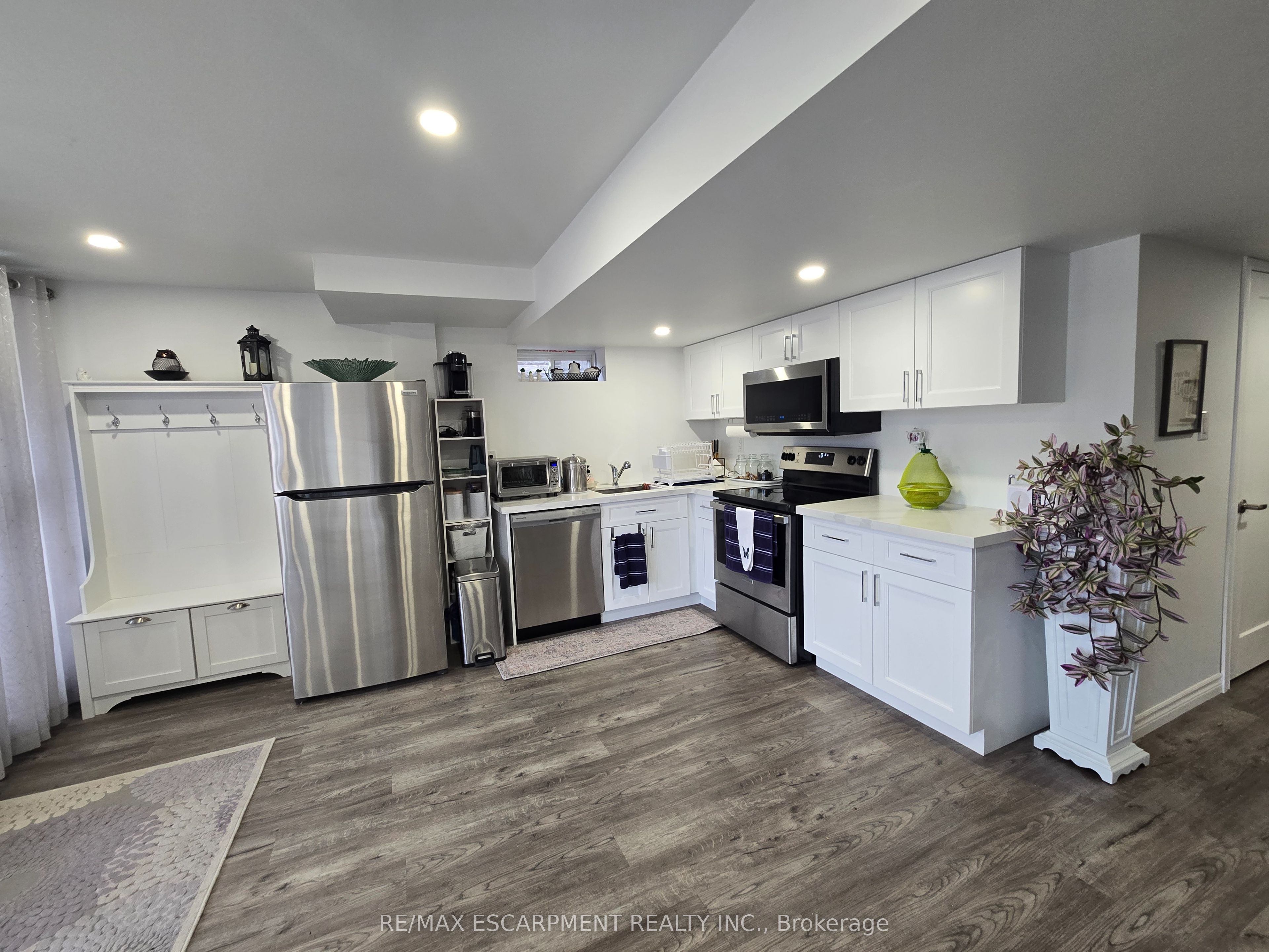 175 Gold Park Gate Property Photo 41