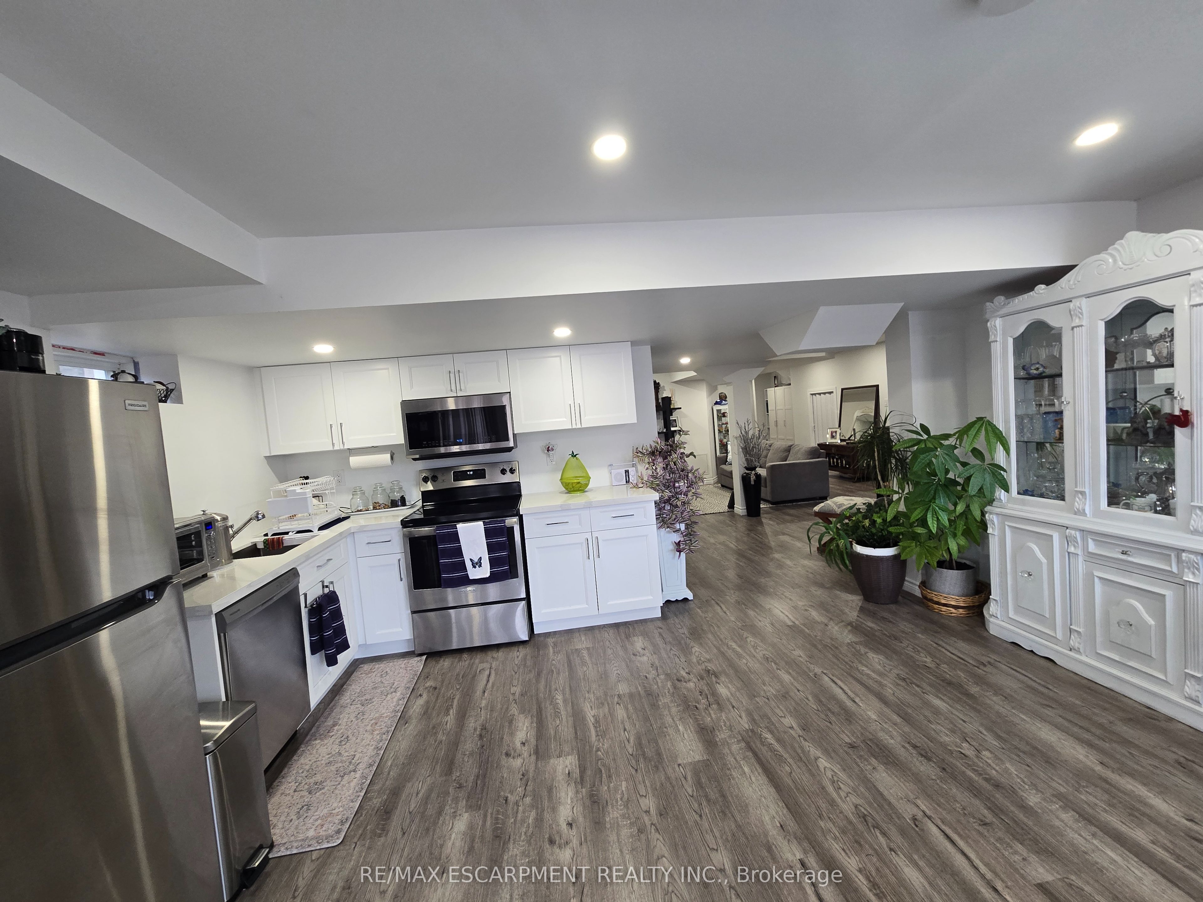 175 Gold Park Gate Property Photo 42